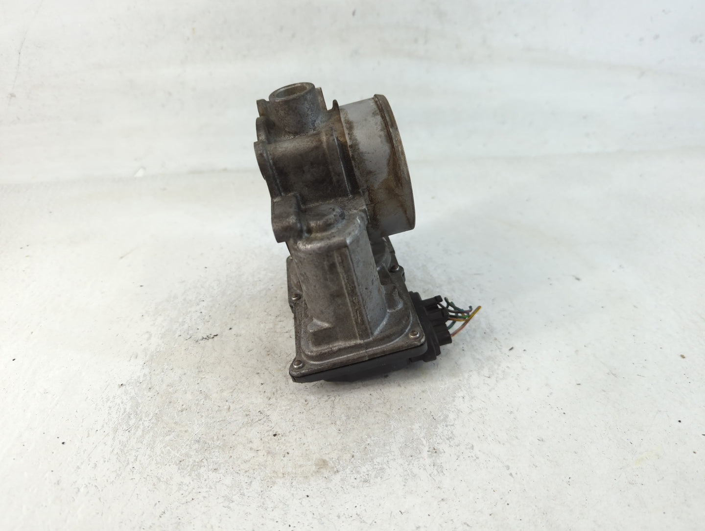 2015-2016 Volvo V60 Throttle Body P/N:78HL12-2510030-AAA Fits Fits 2013 2014 2015 2016 OEM Used Auto Parts - Oemusedautopart