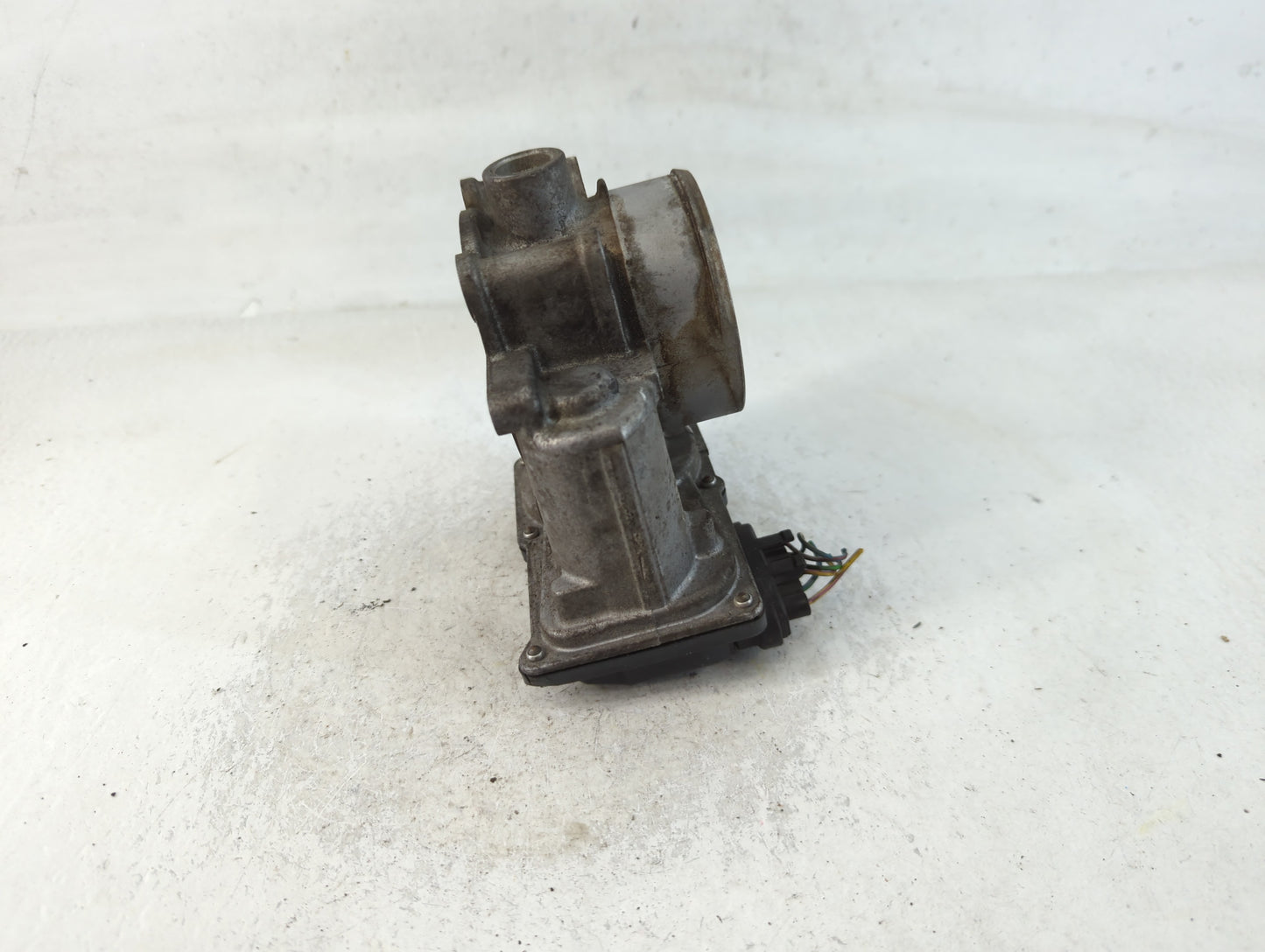 2015-2016 Volvo V60 Throttle Body P/N:78HL12-2510030-AAA Fits Fits 2013 2014 2015 2016 OEM Used Auto Parts - Oemusedautopart