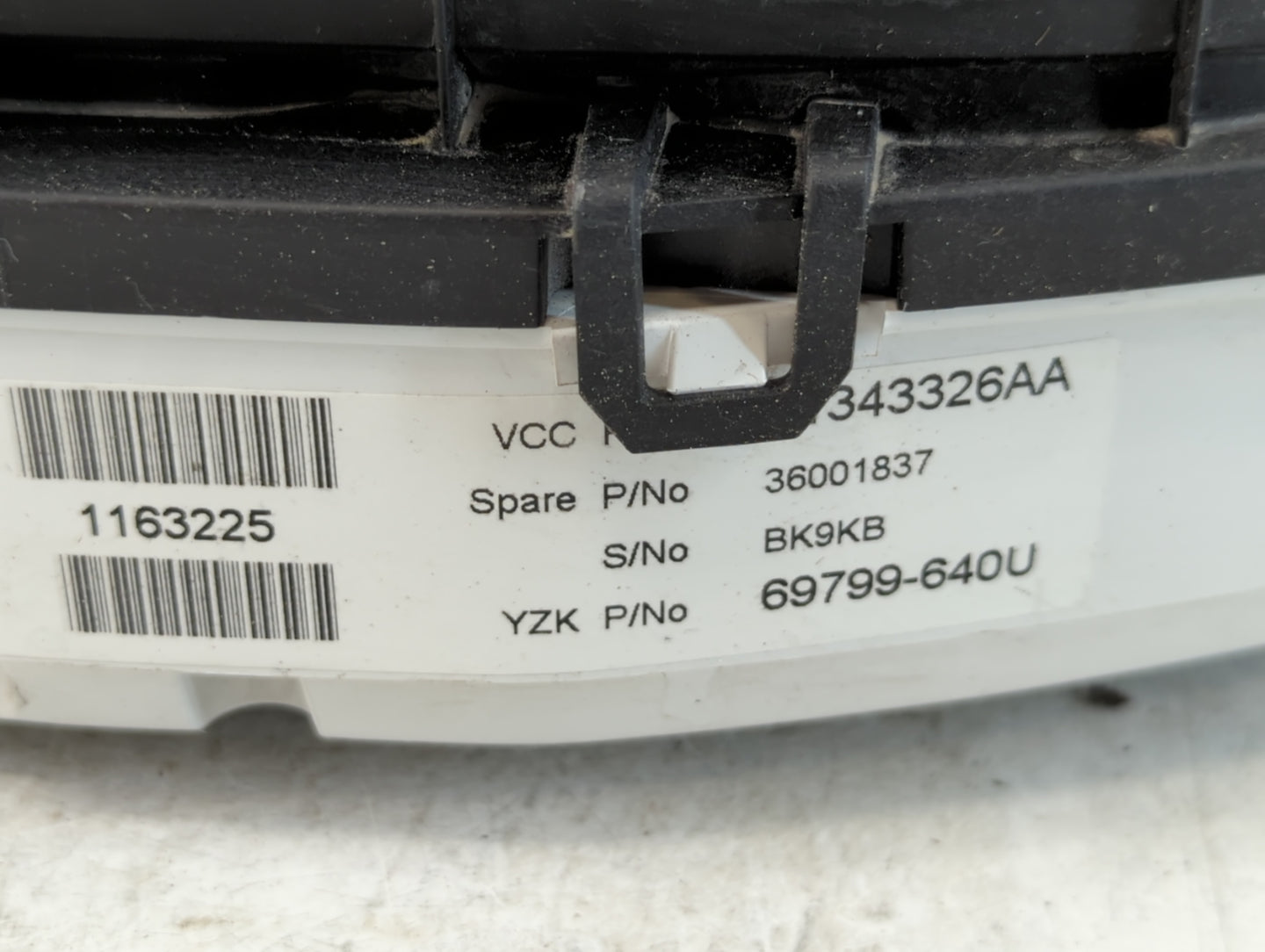 2013 Volvo V60 Instrument Cluster Speedometer Gauges P/N:69799-640U Fits Fits 2011 2012 2014 OEM Used Auto Parts - Oemusedau