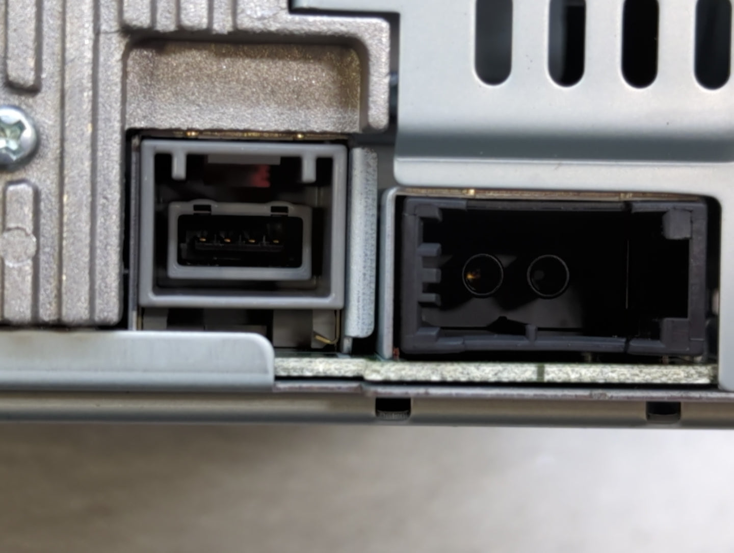 Volvo V70 Am Fm Cd Player Radio Receiver - Oemusedautoparts1.com