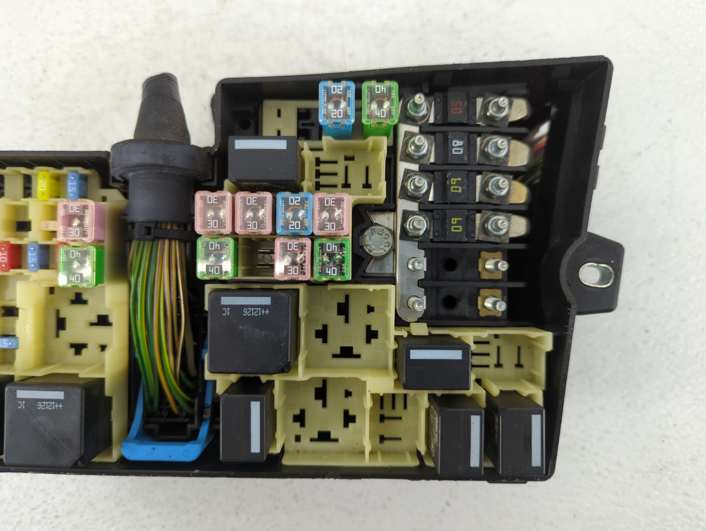 2010 Volvo V70 Fusebox Fuse Box Panel Relay Module P/N:518818000 Fits Fits 2011 2012 2013 OEM Used Auto Parts - Oemusedautop