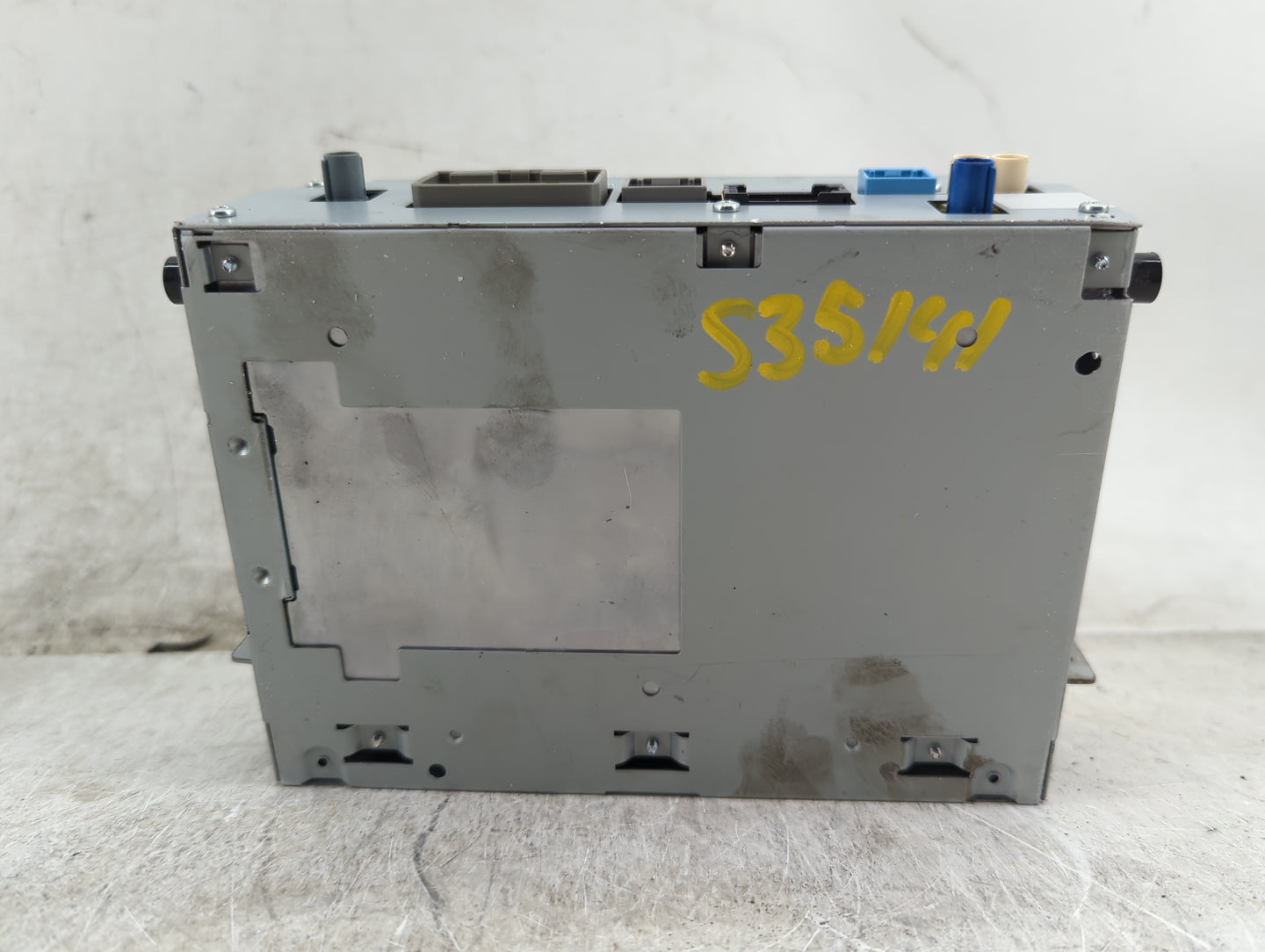 2011-2014 Volvo Xc60 Radio AM FM Cd Player Receiver Replacement P/N:BVVE102A CF6N-18C815-JA Fits OEM Used Auto Parts - Oemus