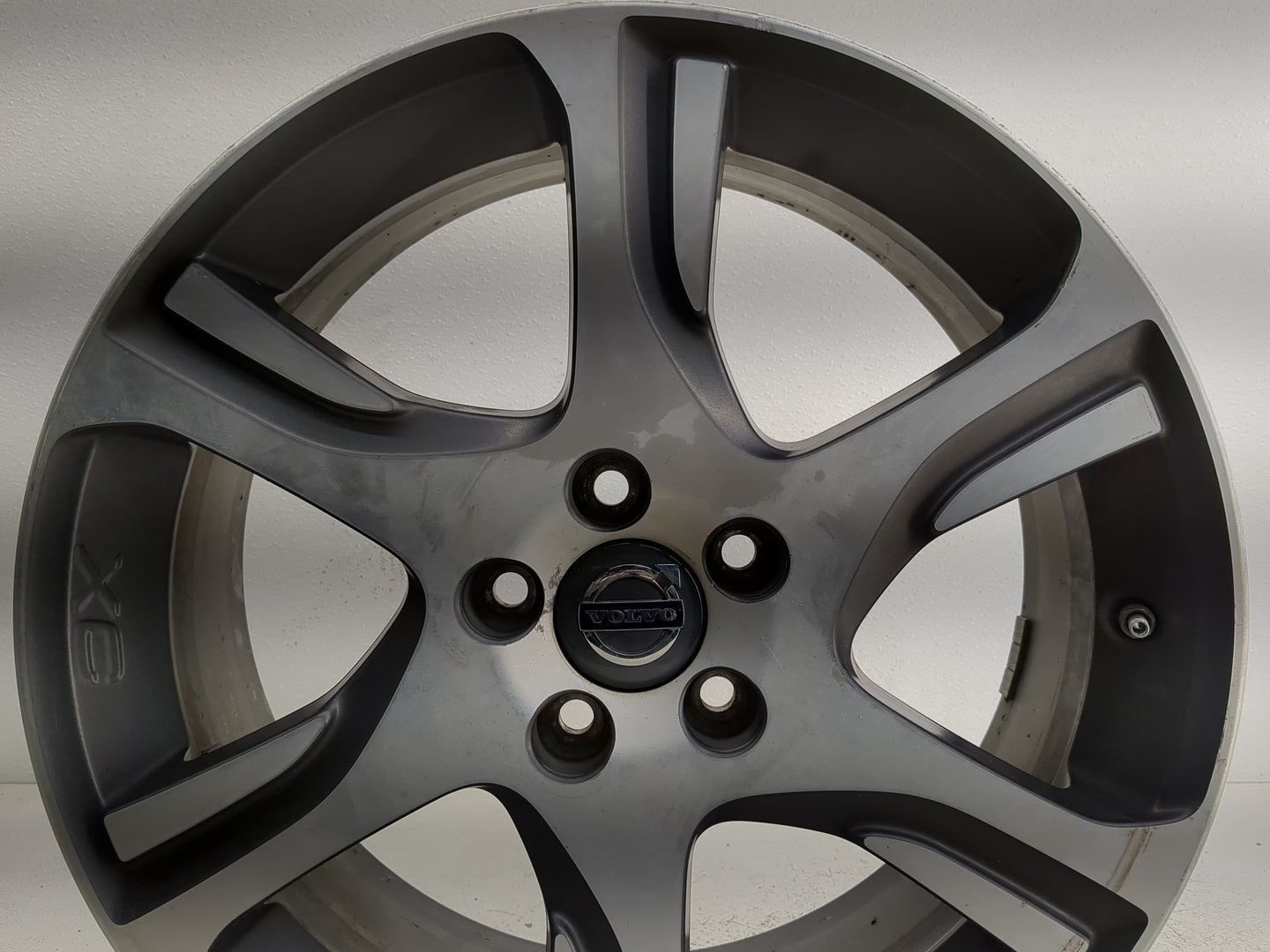2012-2015 Volvo Xc70 Oem Wheel Rim - Oemusedautoparts1.com