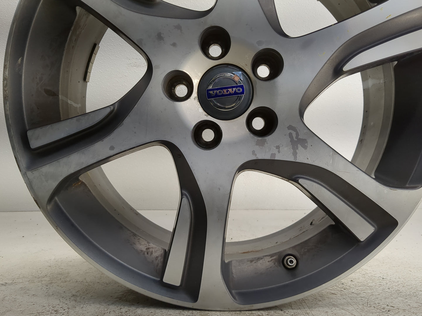 2012-2015 Volvo Xc70 Oem Wheel Rim 1247530 - Oemusedautoparts1.com