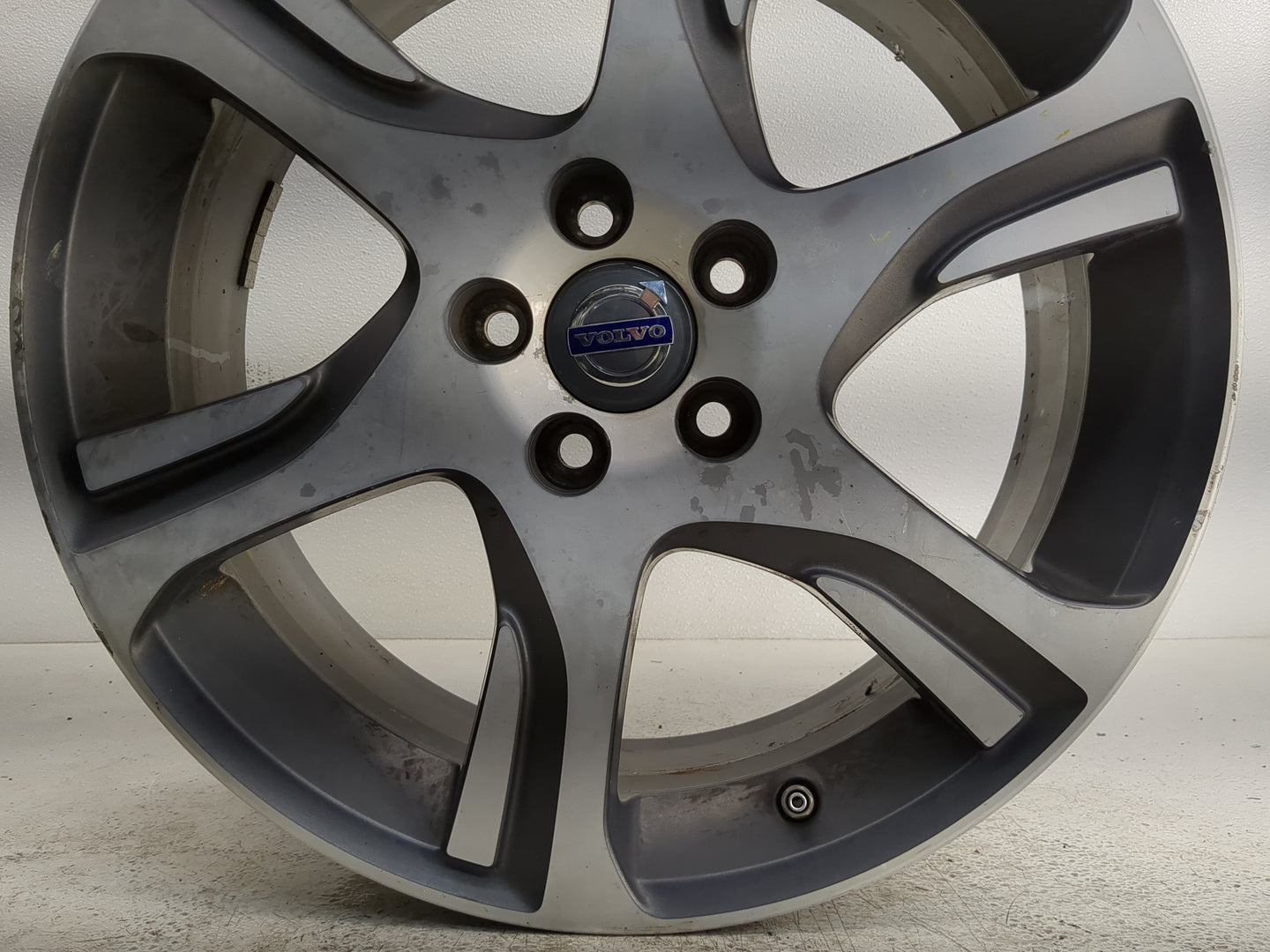 2012-2015 Volvo Xc70 Oem Wheel Rim 1247530 - Oemusedautoparts1.com
