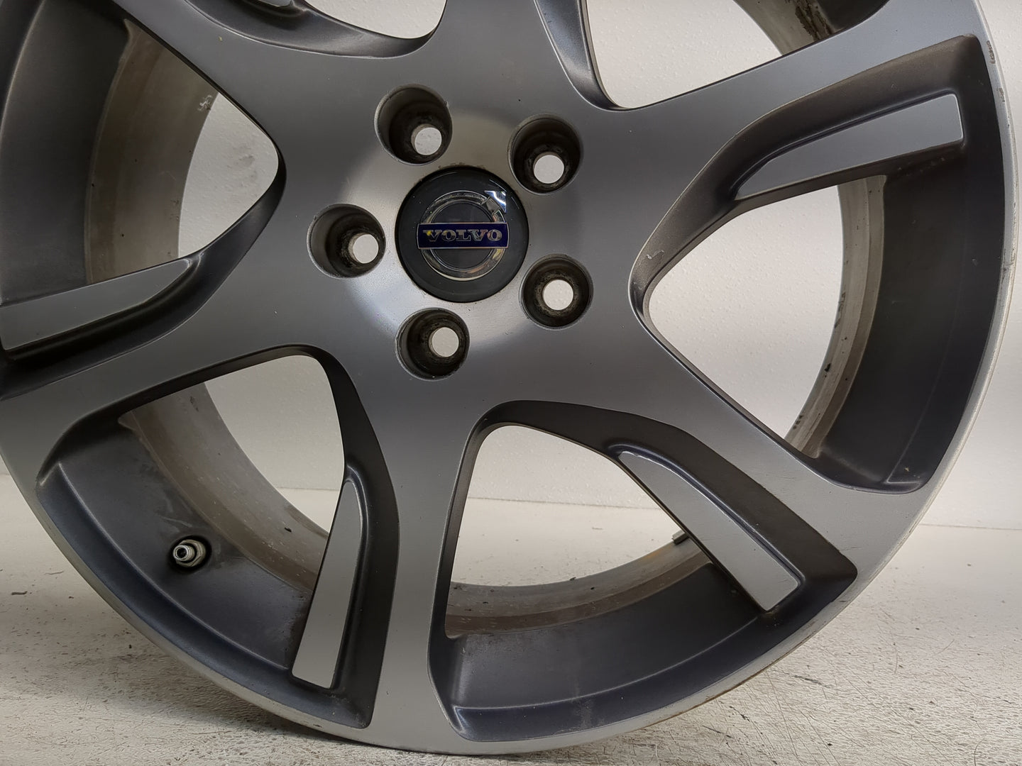 2012-2015 Volvo Xc70 Oem Wheel Rim - Oemusedautoparts1.com