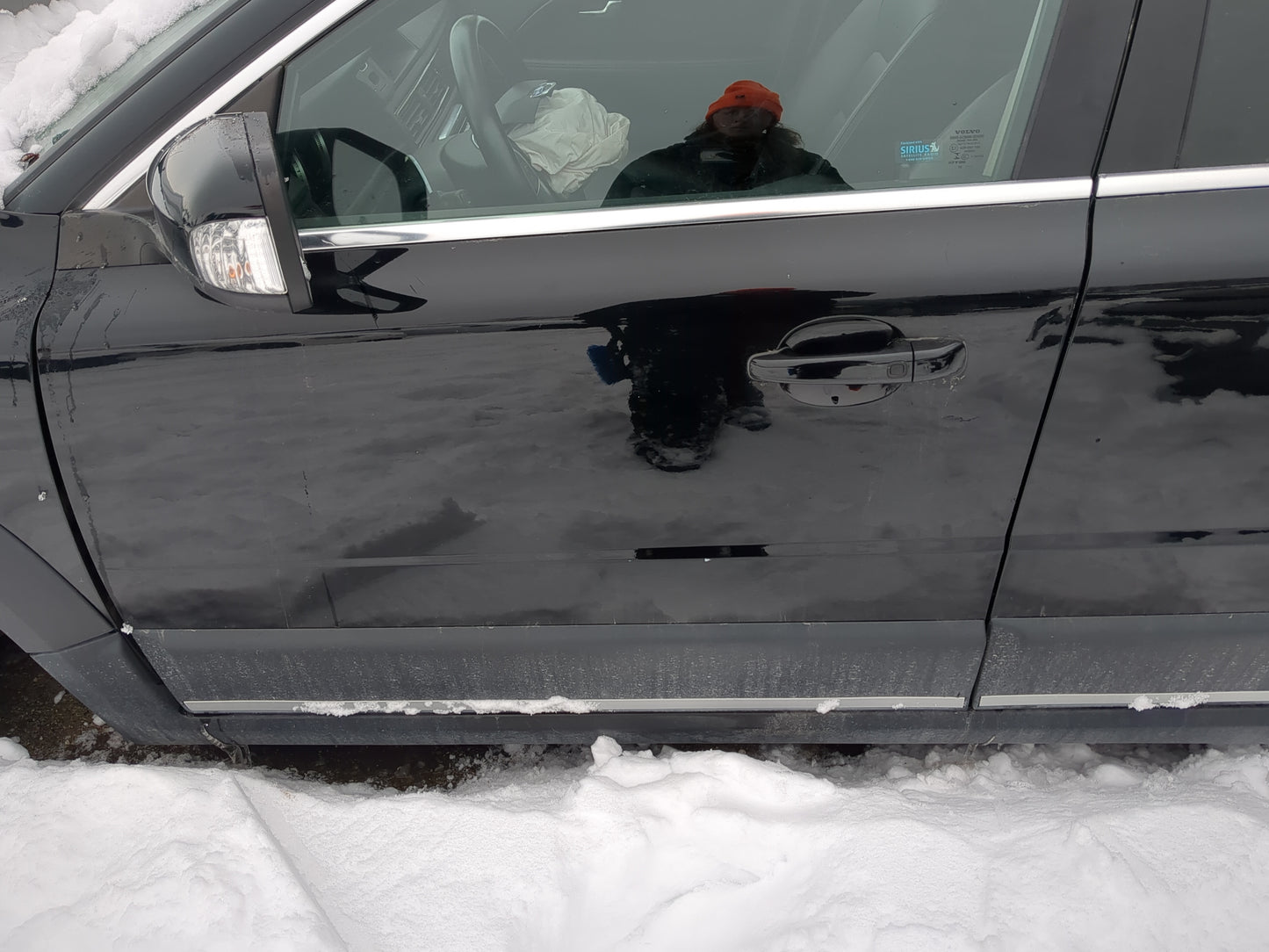 2008-2016 Volvo Xc70 Driver Front Door Oem - Oemusedautoparts1.com