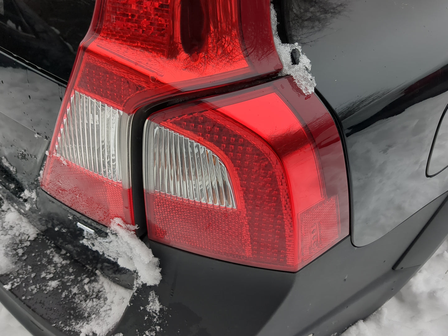 2008-2013 Volvo Xc70 Tail Light Assembly Passenger Right OEM Fits Fits 2008 2009 2010 2011 2012 2013 OEM Used Auto Parts - O