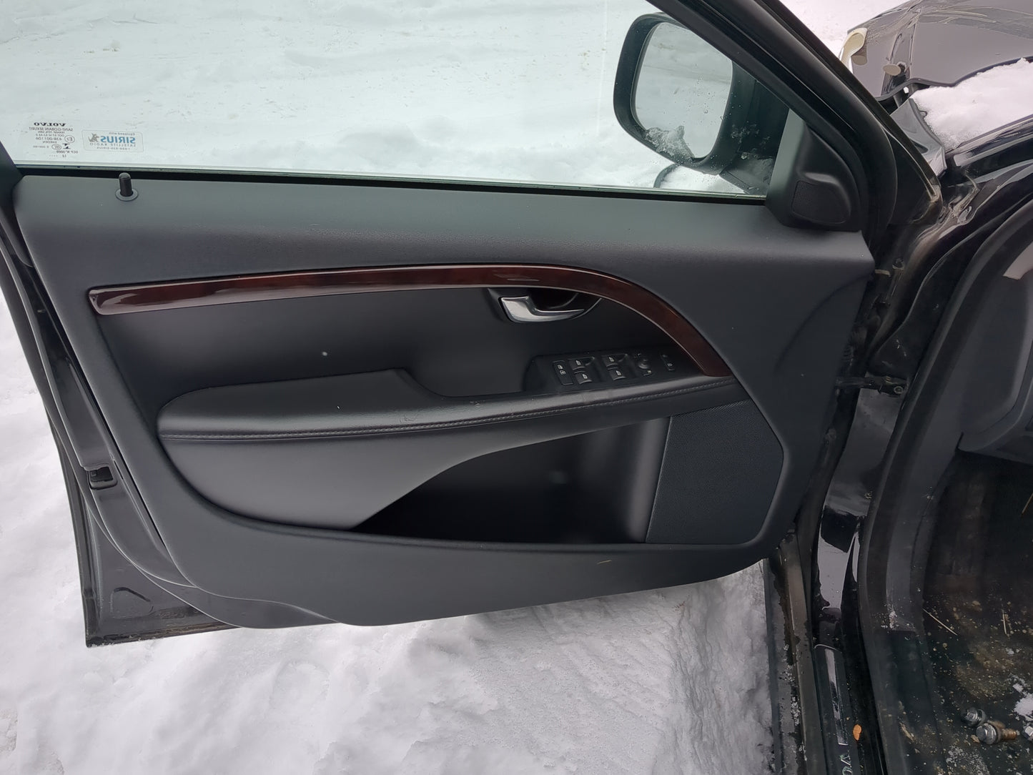 2013 Volvo Xc70 Front Left Driver Interior Door Panel Trim - Oemusedautoparts1.com