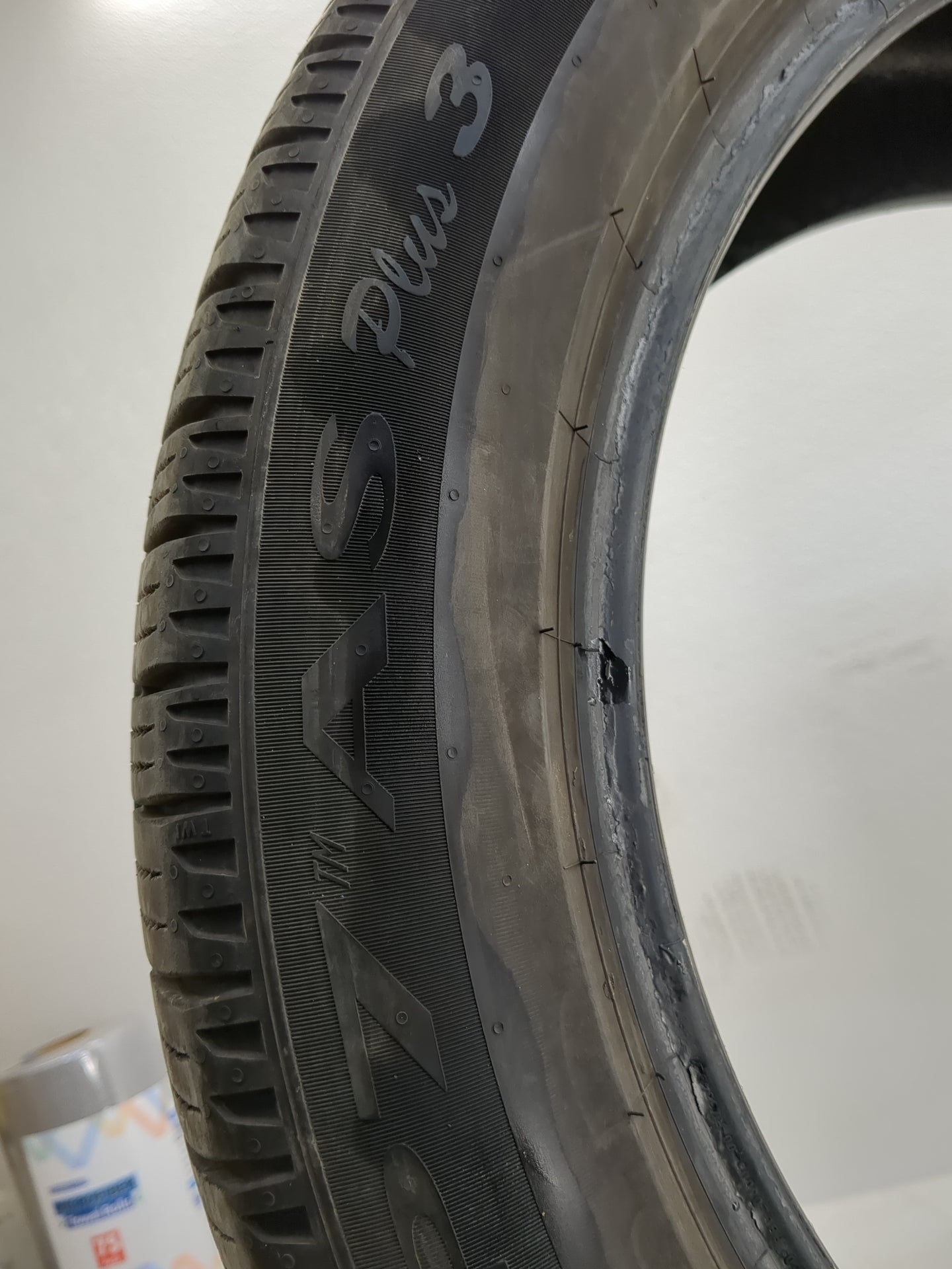 Used Tire 235/50R18 FIRELLI P7 AS PLUS 3 97V - Tread Depth 9/32 - Oemusedautoparts1.com