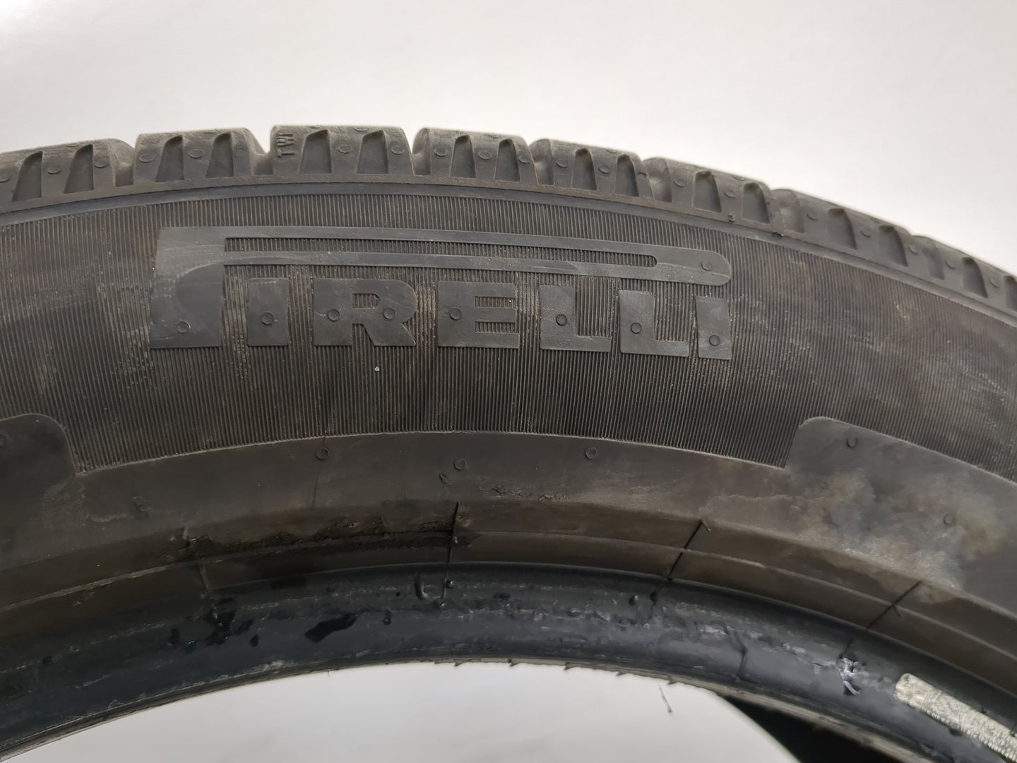 Used Tire 235/50R18 FIRELLI P7 AS PLUS 3 97V - Tread Depth 9/32 - Oemusedautoparts1.com