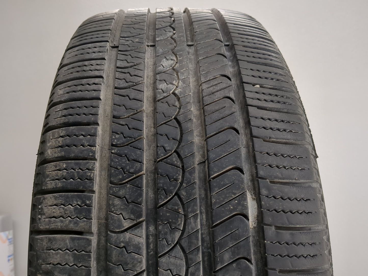 Used Tire 235/50R18 FIRELLI P7 AS PLUS 3 97V - Tread Depth 9/32 - Oemusedautoparts1.com