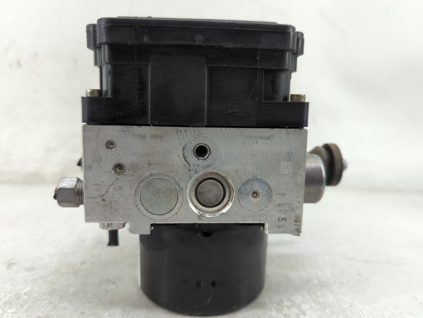2013 Volvo Xc70 ABS Pump Control Module Replacement Fits OEM Used Auto Parts - Oemusedautoparts1.com