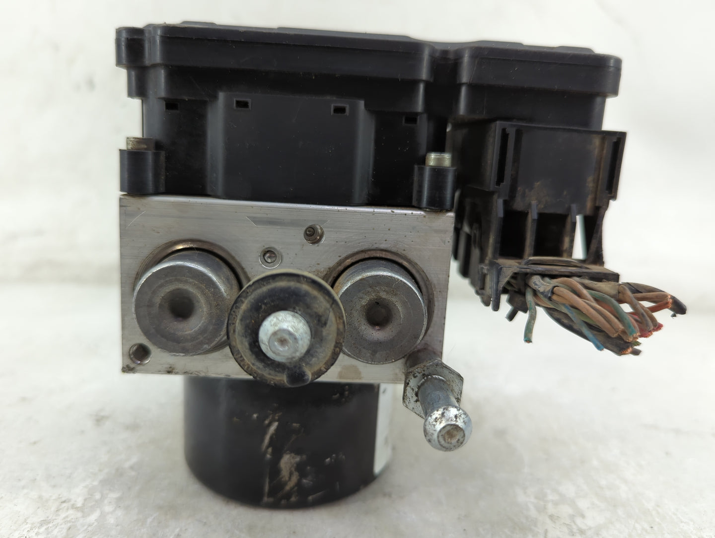 2013 Volvo Xc70 ABS Pump Control Module Replacement Fits OEM Used Auto Parts - Oemusedautoparts1.com