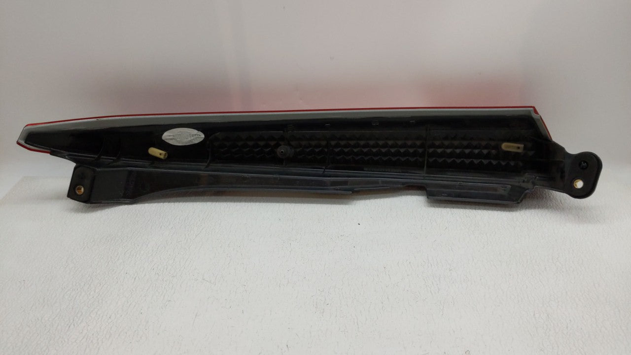 2007-2014 Volvo Xc90 Tail Light Assembly Driver Left OEM Fits Fits 2007 2008 2009 2010 2011 2012 2013 2014 OEM Used Auto Par