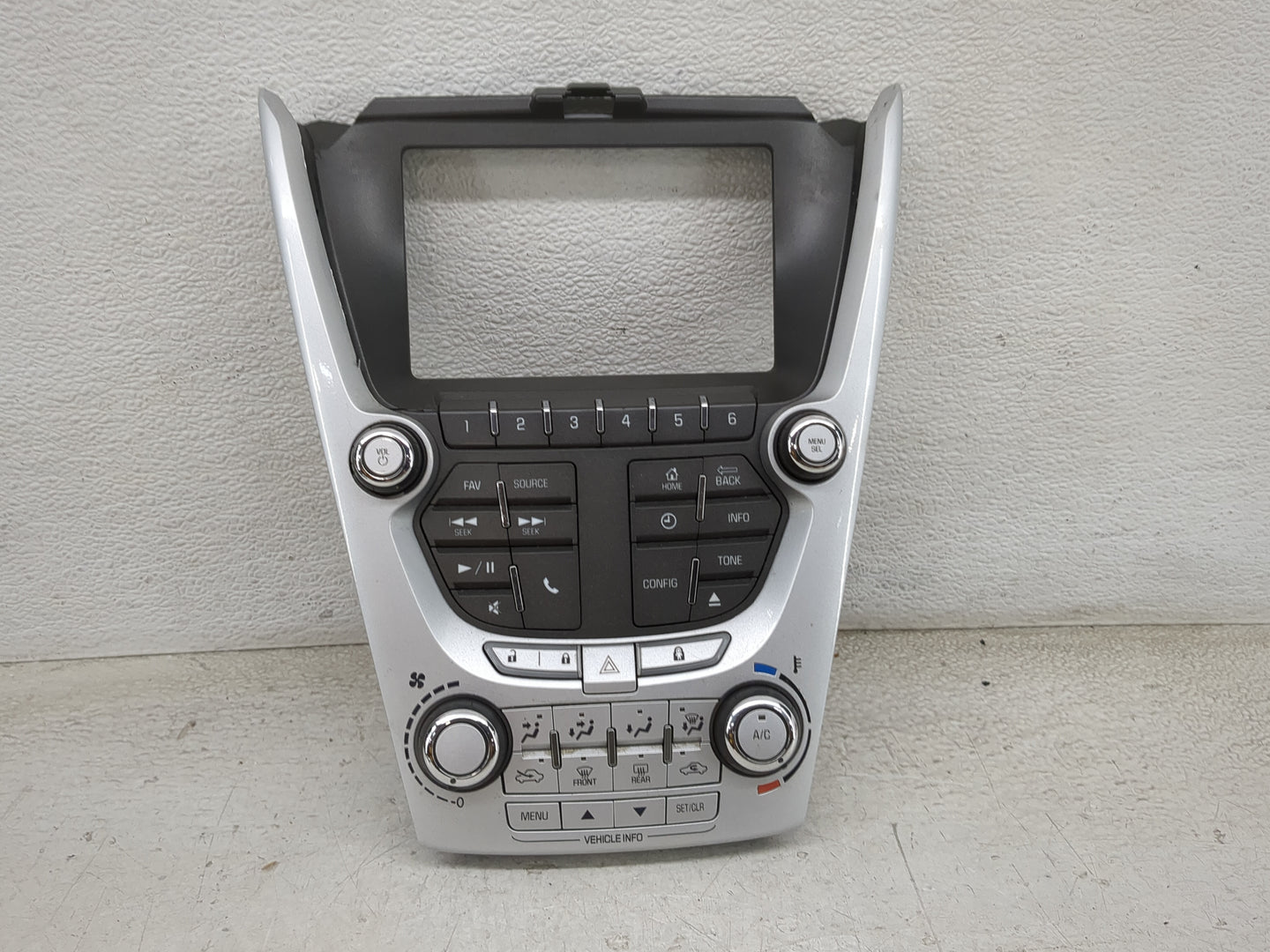 2012-2015 Chevrolet Equinox Radio Control Panel Silver 1468180 - Oemusedautoparts1.com
