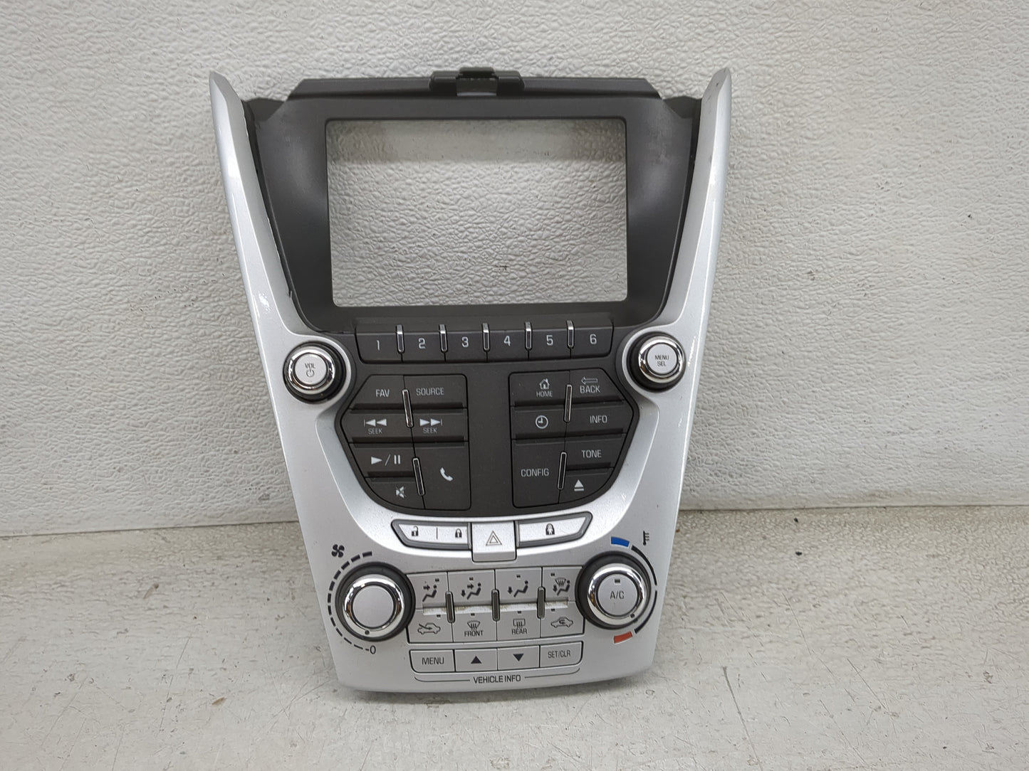 2012-2015 Chevrolet Equinox Radio Control Panel Silver 1468180 - Oemusedautoparts1.com