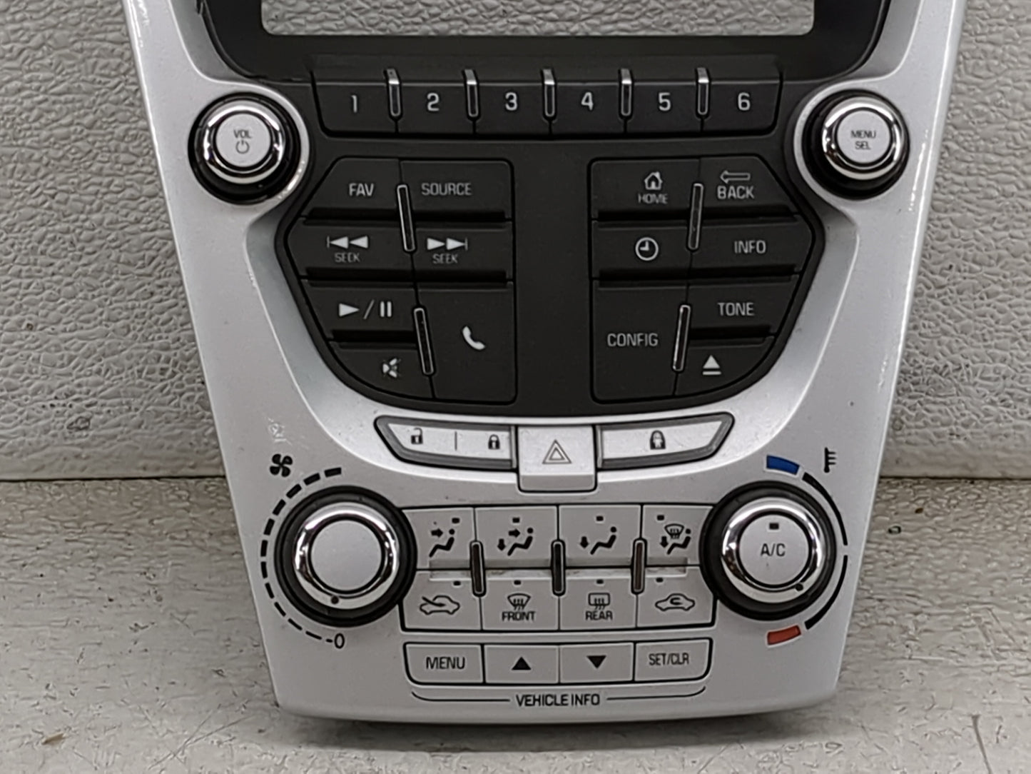 2012-2015 Chevrolet Equinox Radio Control Panel Silver 1468180 - Oemusedautoparts1.com