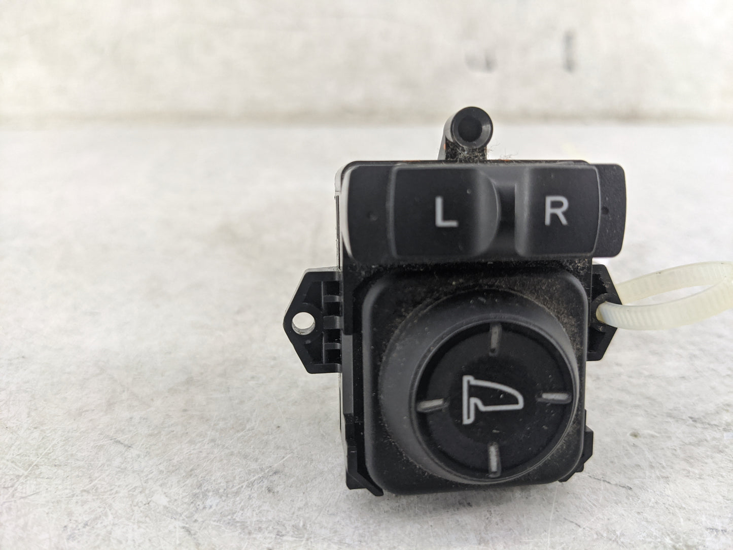 2014 Acura Mdx Driver Left Door Mirror Power Switch - Oemusedautoparts1.com
