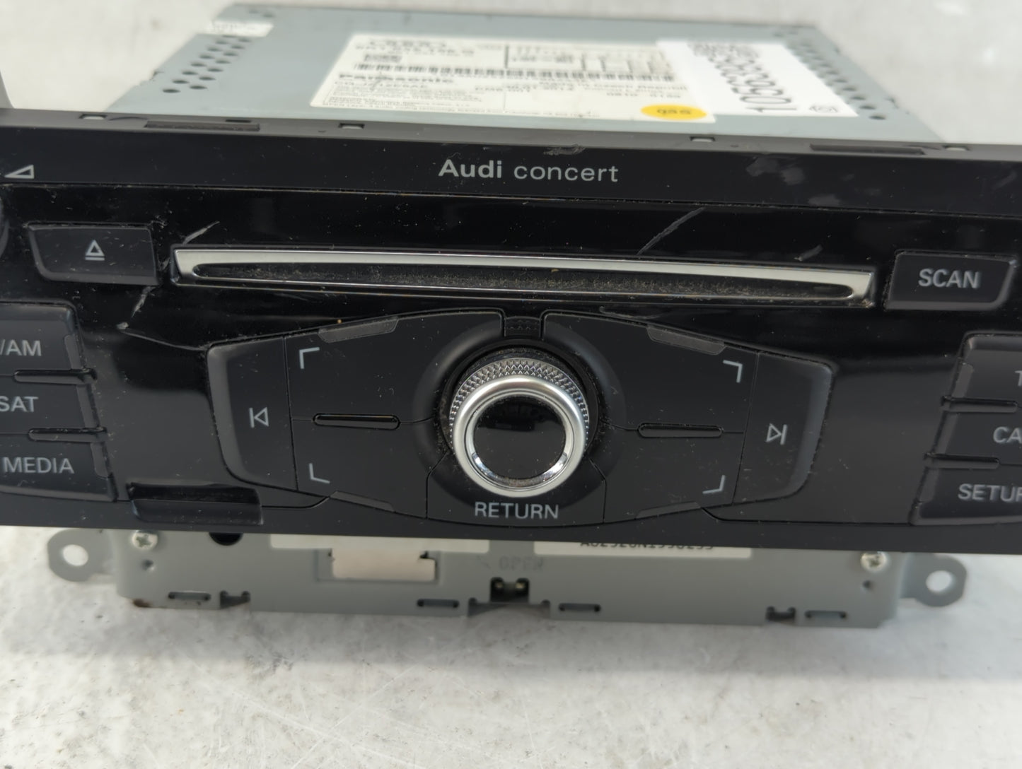2013-2016 Audi A4 Radio AM FM Cd Player Receiver Replacement P/N:8R1 035 186 Q Fits Fits 2013 2014 2015 2016 OEM Used Auto P