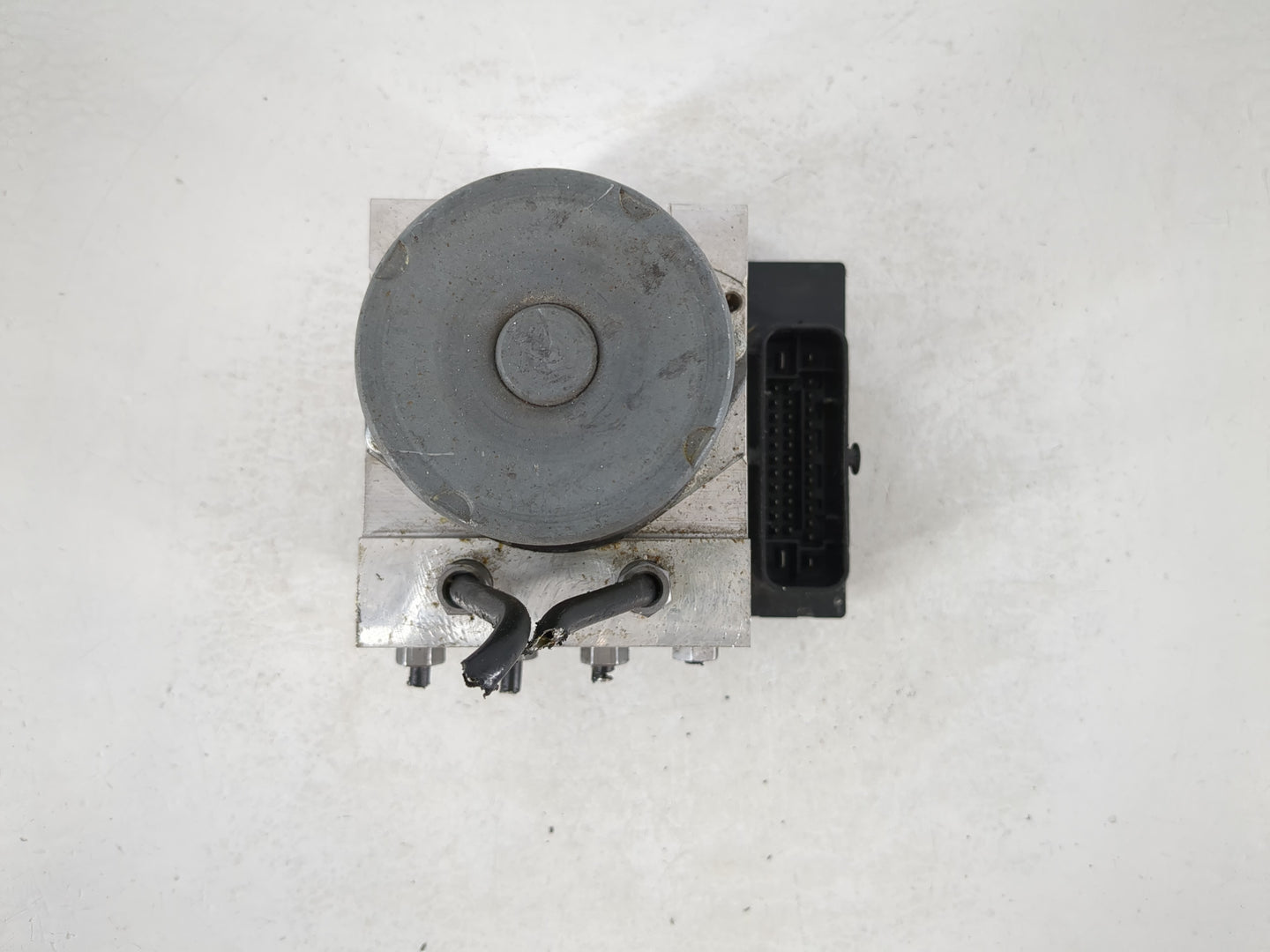 2014-2016 Audi A4 ABS Pump Control Module Replacement P/N:0 265 239 452 8K0 907 379 CE Fits Fits 2014 2015 2016 OEM Used Aut