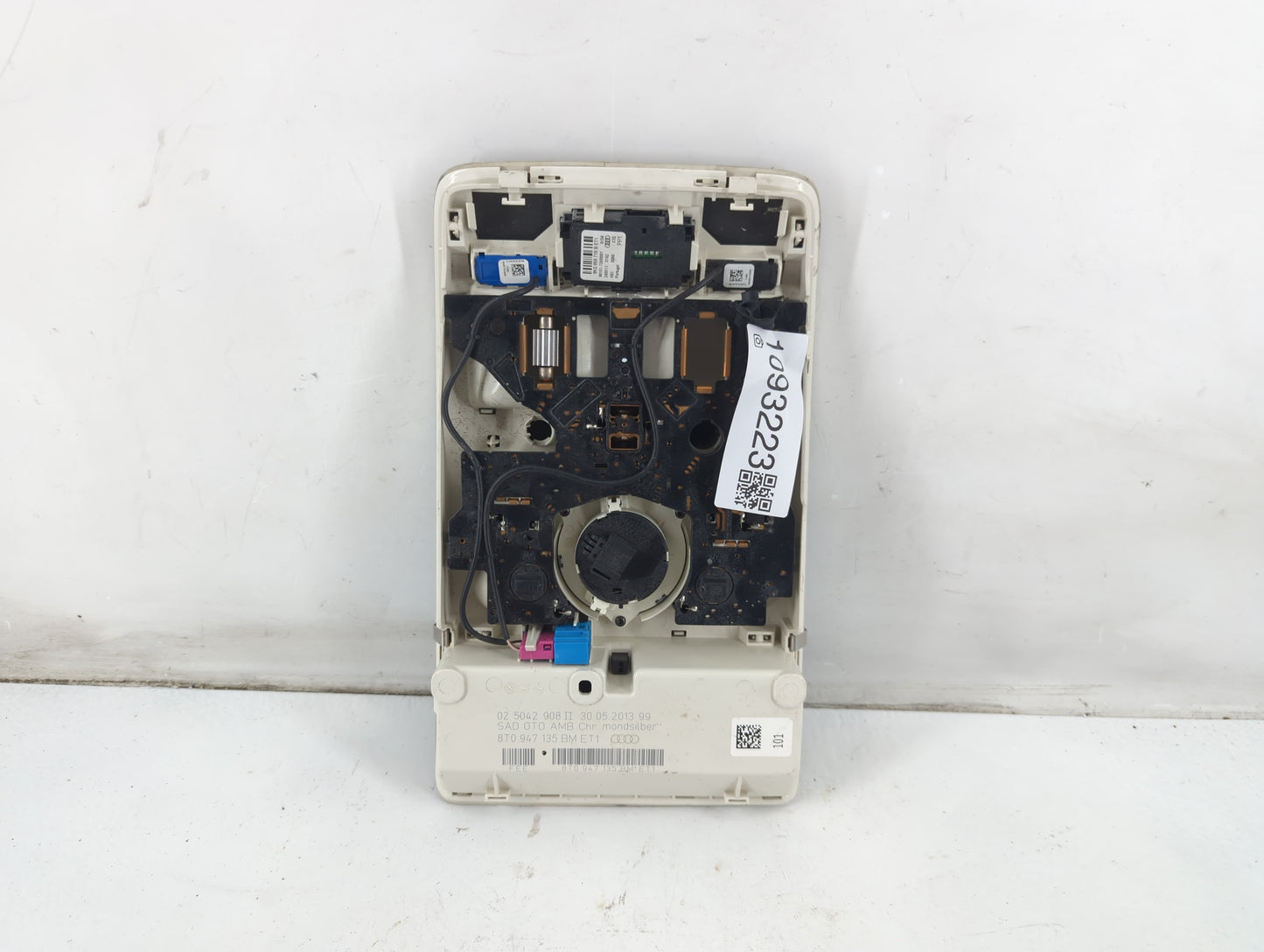 2013-2015 Audi A4 Overhead Roof Console 1093223 - Oemusedautoparts1.com