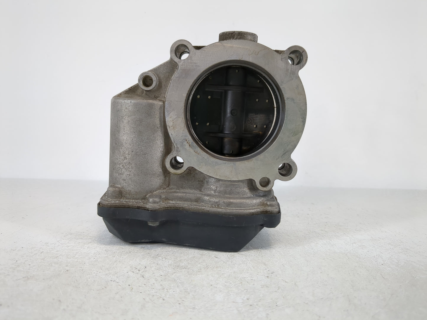 2005-2016 Audi A4 Throttle Body P/N:06F 133 062 Q Fits OEM Used Auto Parts - Oemusedautoparts1.com