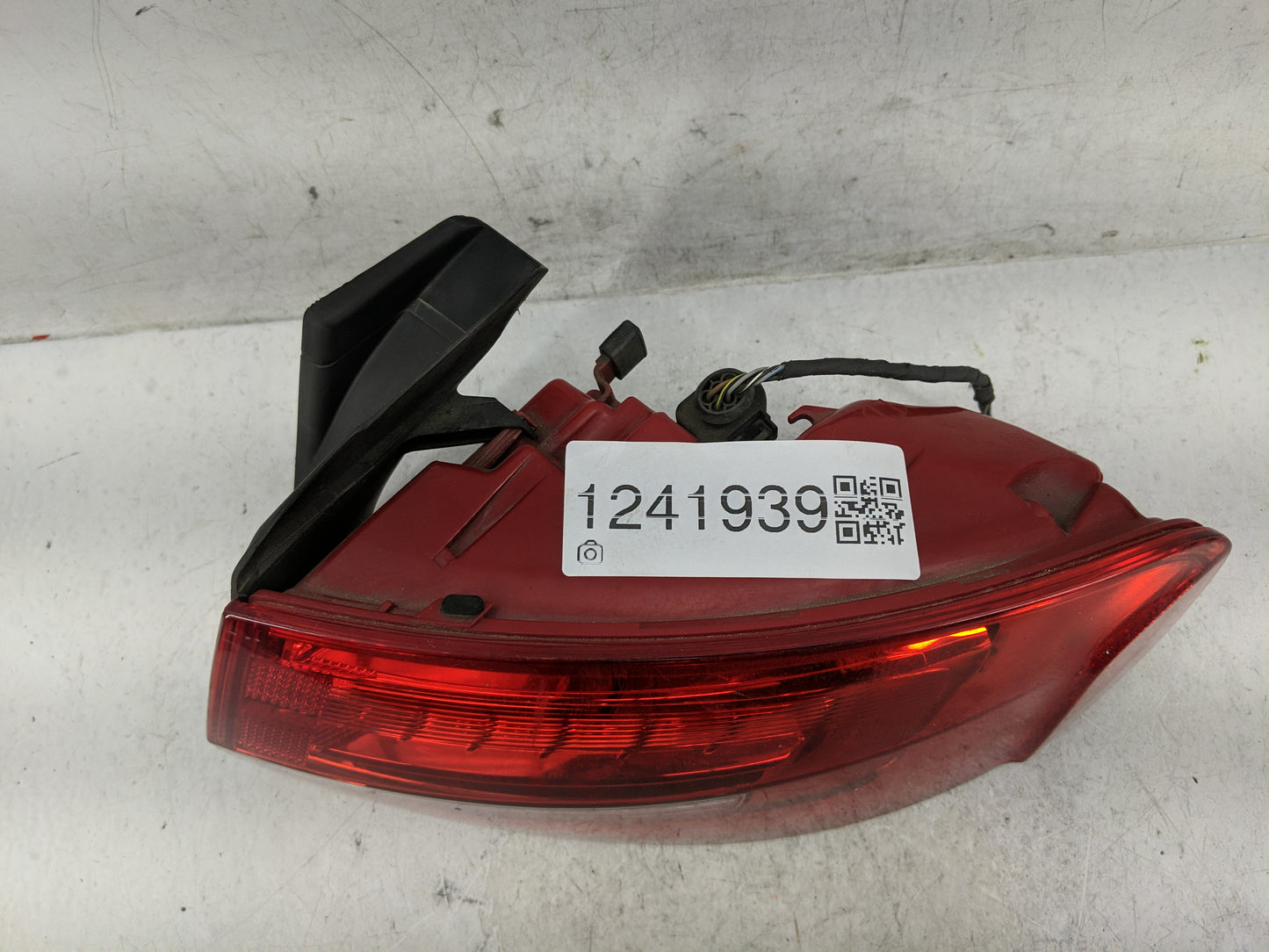 2013-2016 Audi A4 Tail Light Assembly Passenger Right OEM Fits Fits 2013 2014 2015 2016 OEM Used Auto Parts - Oemusedautopar