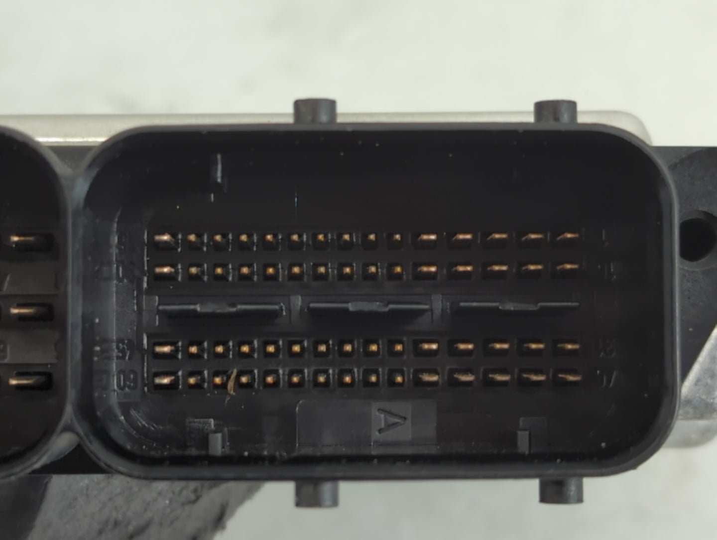 2014-2015 Audi A4 PCM Engine Control Computer ECU ECM PCU OEM P/N:8K5 907 115 K Fits Fits 2014 2015 OEM Used Auto Parts - Oe