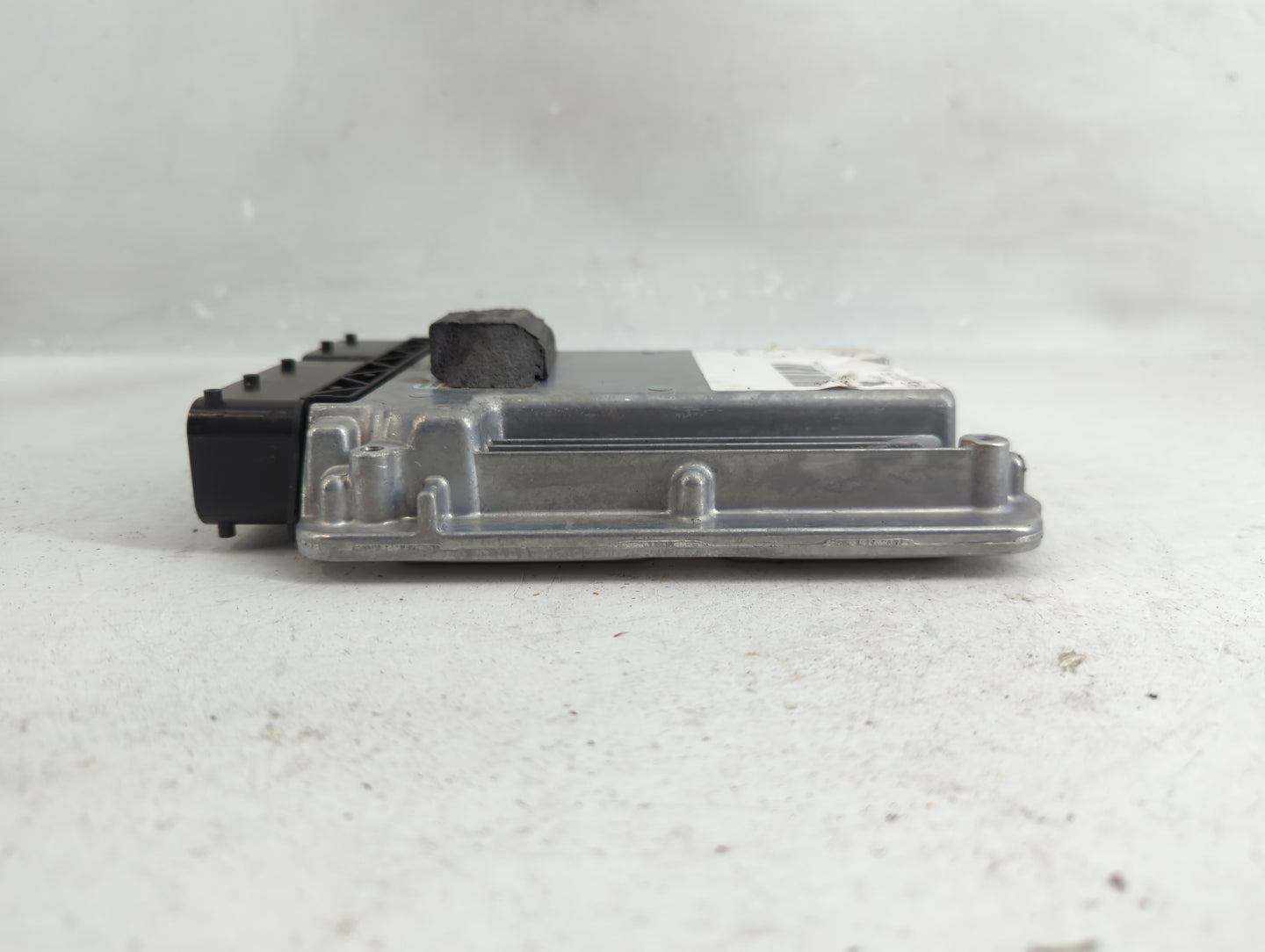 2014-2015 Audi A4 PCM Engine Control Computer ECU ECM PCU OEM P/N:8K5 907 115 K Fits Fits 2014 2015 OEM Used Auto Parts - Oe