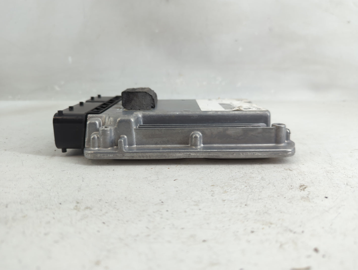 2014-2015 Audi A4 PCM Engine Control Computer ECU ECM PCU OEM P/N:8K5 907 115 K Fits Fits 2014 2015 OEM Used Auto Parts - Oe
