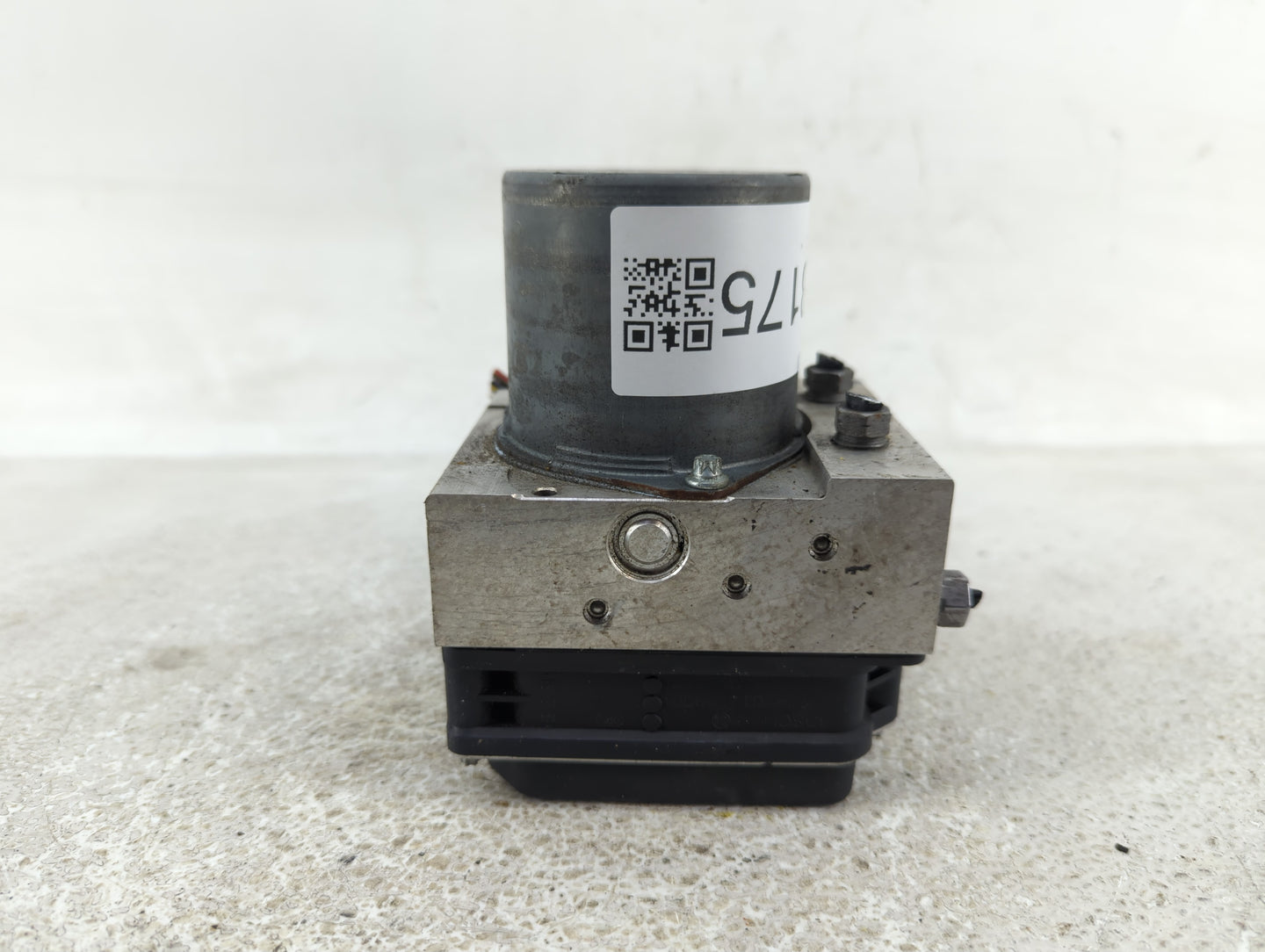 2014-2016 Audi A4 ABS Pump Control Module Replacement P/N:8K0 614 51 0 265 239 348 Fits Fits 2014 2015 2016 OEM Used Auto Pa