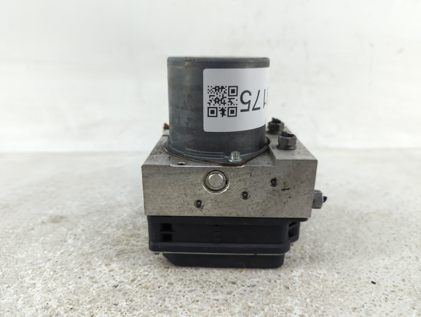 2014-2016 Audi A4 ABS Pump Control Module Replacement P/N:8K0 614 51 0 265 239 348 Fits Fits 2014 2015 2016 OEM Used Auto Pa