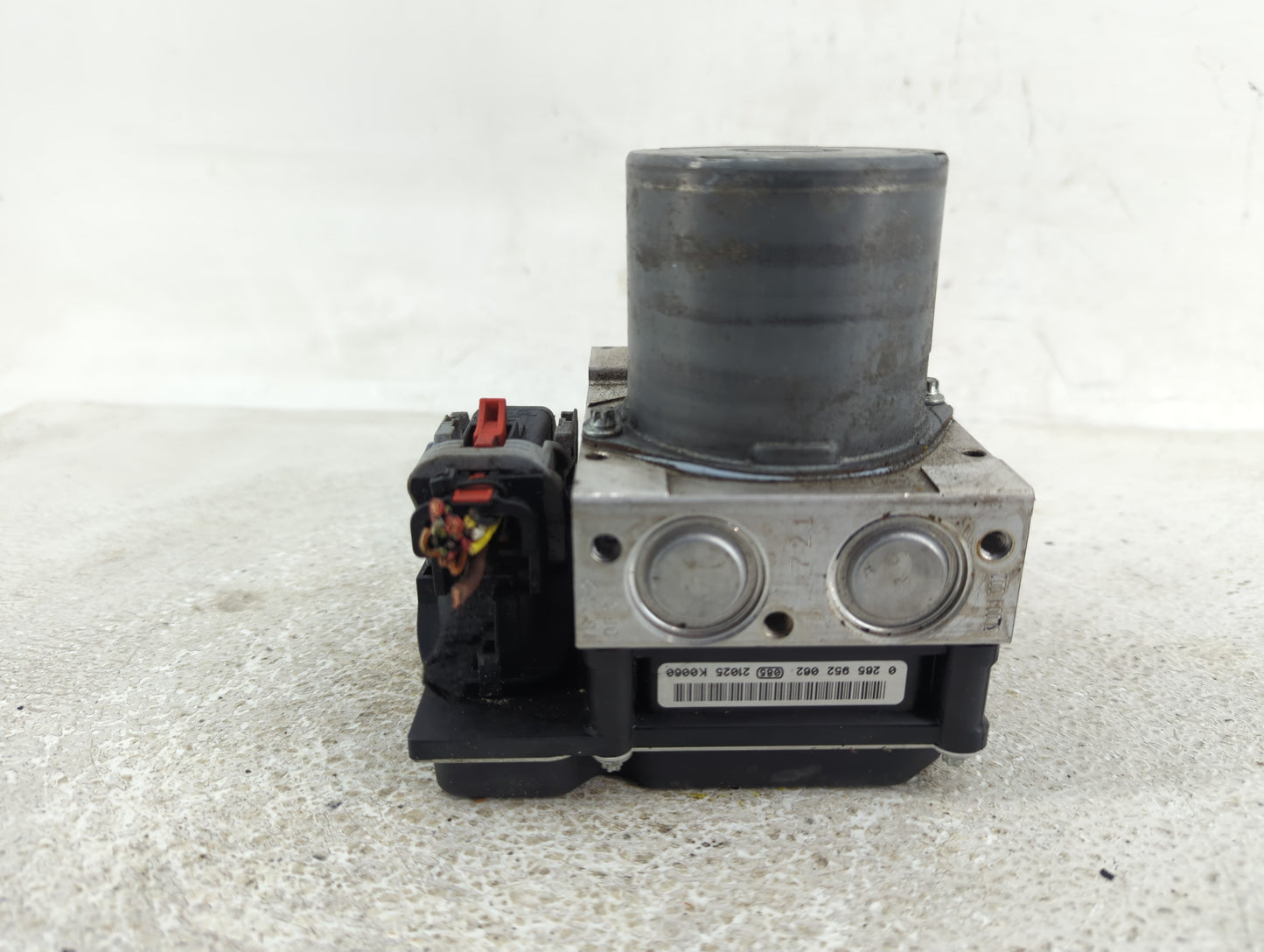 2014-2016 Audi A4 ABS Pump Control Module Replacement P/N:8K0 614 51 0 265 239 348 Fits Fits 2014 2015 2016 OEM Used Auto Pa