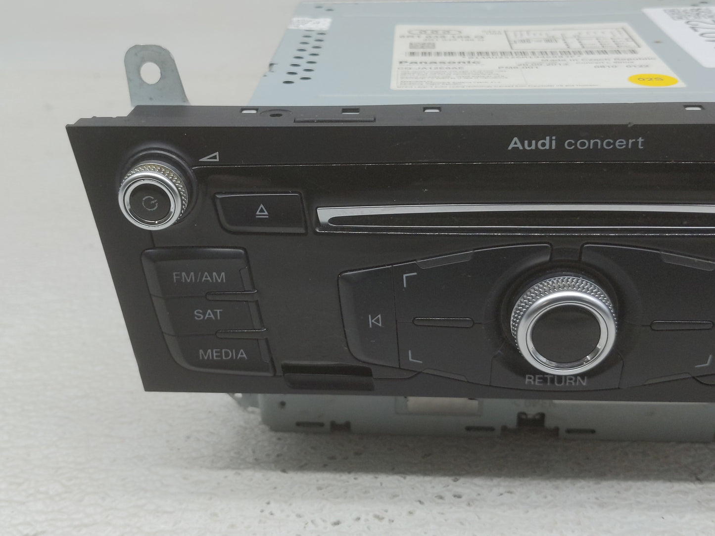 2013-2016 Audi A4 Radio AM FM Cd Player Receiver Replacement P/N:8R1 035 186 Q Fits Fits 2013 2014 2015 2016 OEM Used Auto P