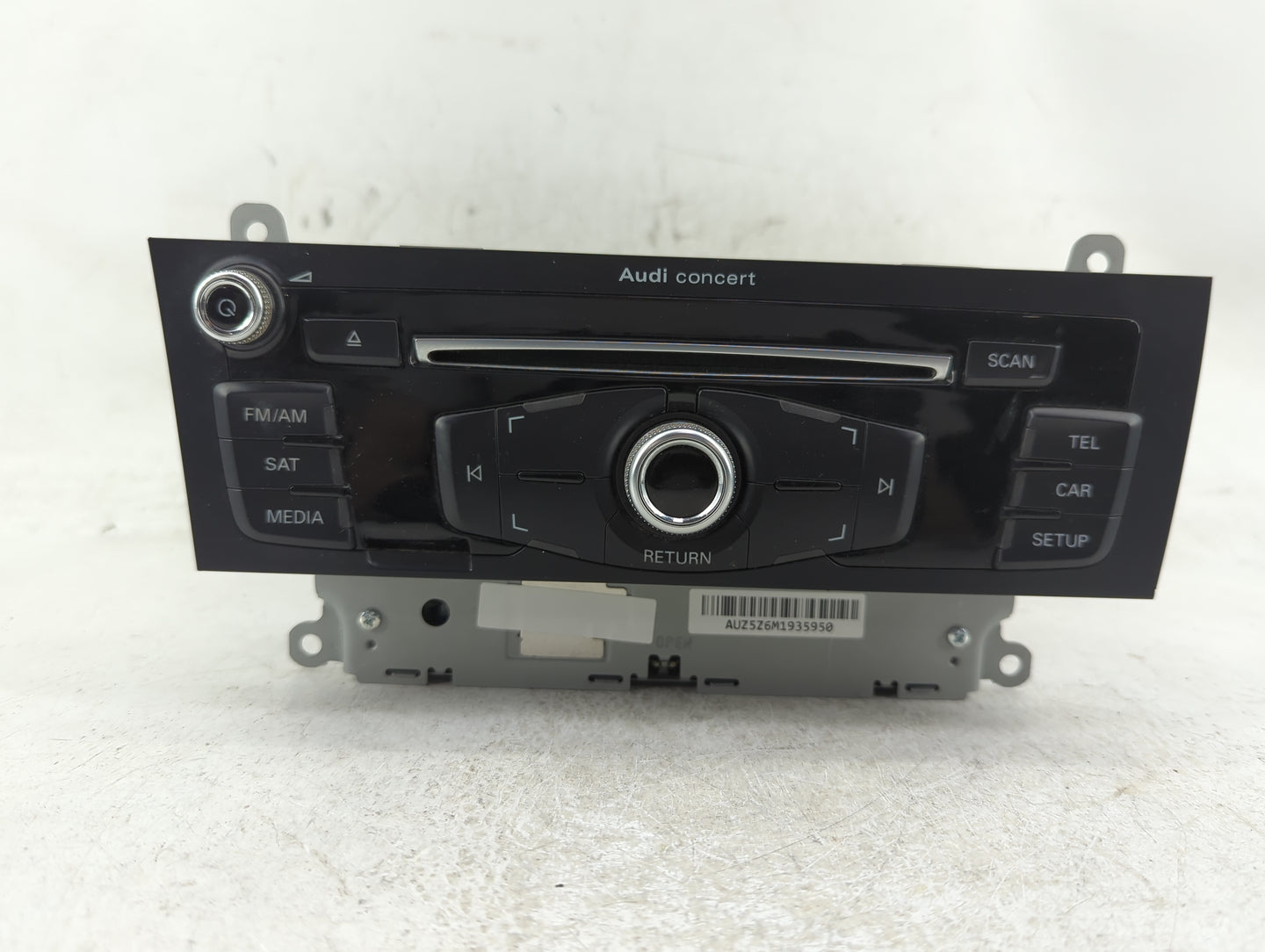2013-2015 Audi A4 Radio AM FM Cd Player Receiver Replacement P/N:8R1 035 186 Q Fits Fits 2013 2014 2015 OEM Used Auto Parts 