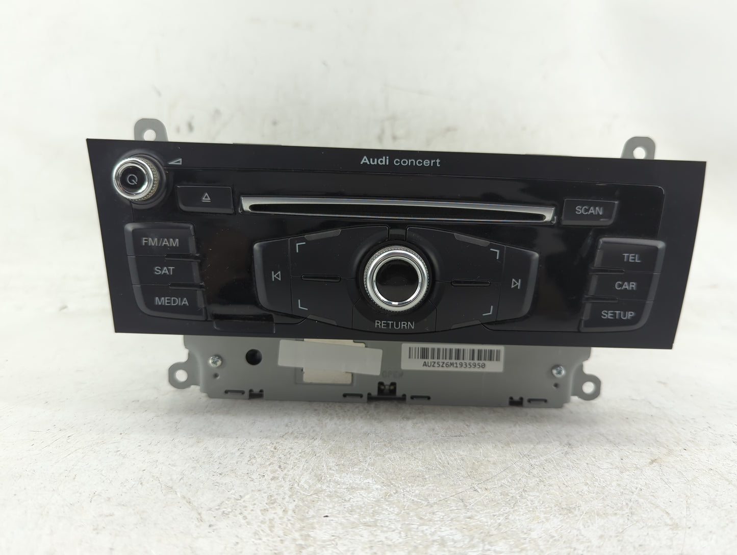 2013-2015 Audi A4 Radio AM FM Cd Player Receiver Replacement P/N:8R1 035 186 Q Fits Fits 2013 2014 2015 OEM Used Auto Parts 