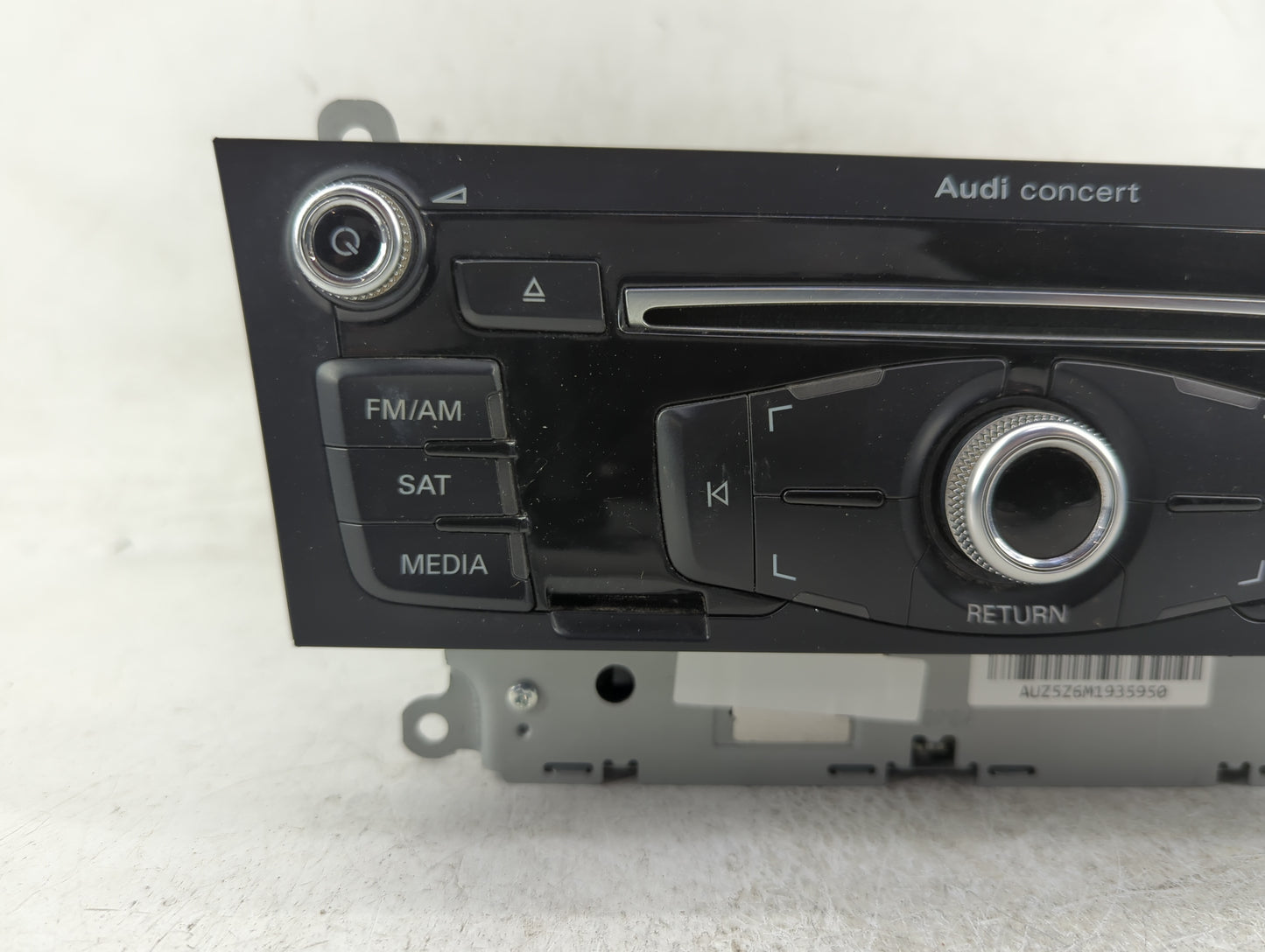 2013-2015 Audi A4 Radio AM FM Cd Player Receiver Replacement P/N:8R1 035 186 Q Fits Fits 2013 2014 2015 OEM Used Auto Parts 