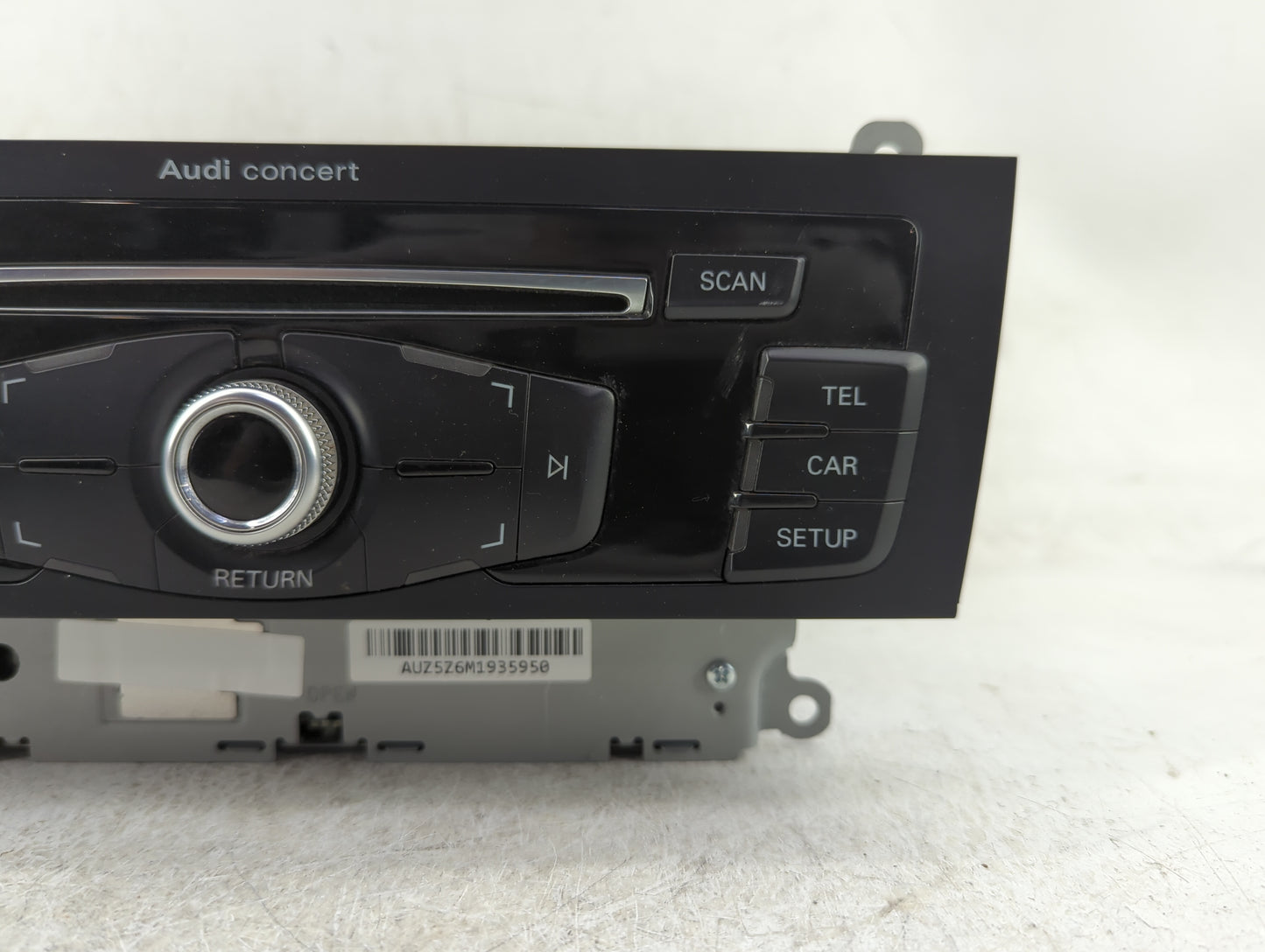 2013-2015 Audi A4 Radio AM FM Cd Player Receiver Replacement P/N:8R1 035 186 Q Fits Fits 2013 2014 2015 OEM Used Auto Parts 