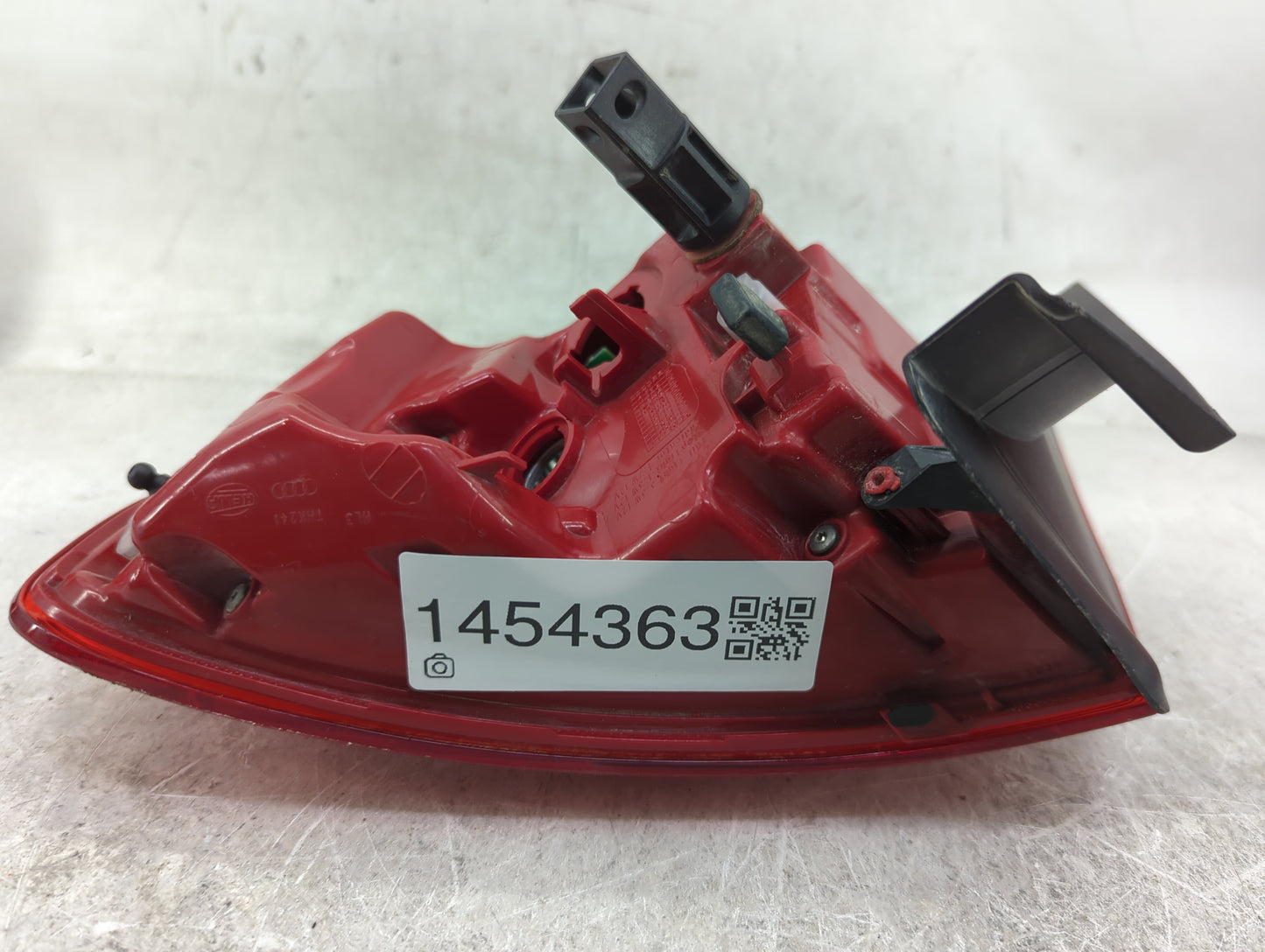 2014 Audi A4 Tail Light Assembly Driver Left OEM P/N:8K5945095AD Fits Fits 2013 2015 2016 OEM Used Auto Parts - Oemusedautop