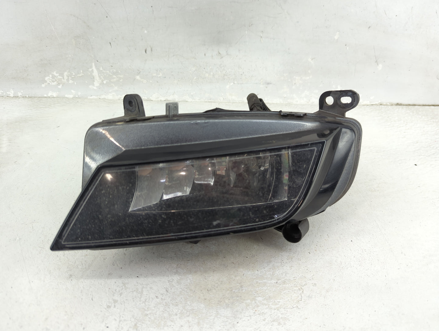 2013-2016 Audi A4 Passenger Right Oem Fog Light Lamp Black - Oemusedautoparts1.com