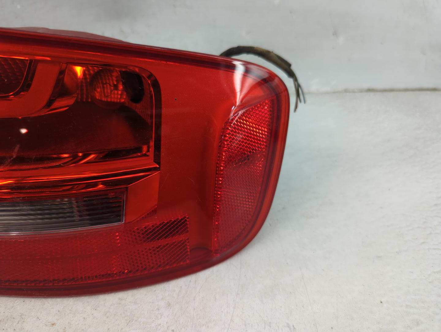 2013-2016 Audi A4 Tail Light Assembly Passenger Right OEM P/N:11S 2SK 010 Fits Fits 2013 2014 2015 2016 OEM Used Auto Parts 