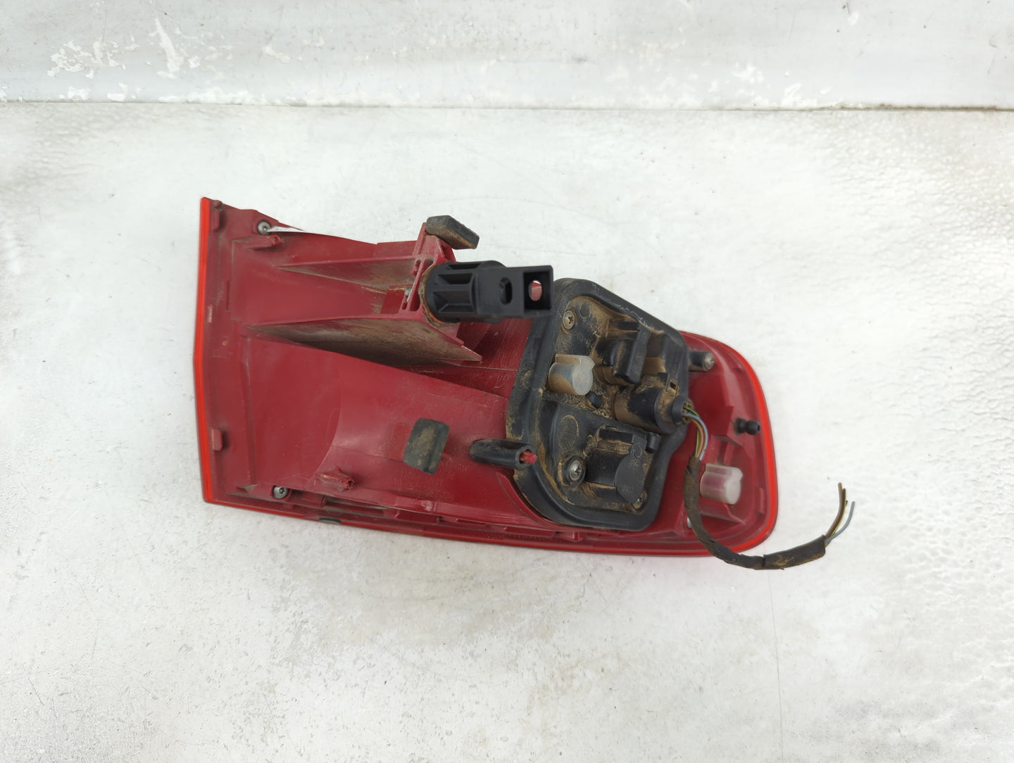 2013-2016 Audi A4 Tail Light Assembly Passenger Right OEM P/N:11S 2SK 010 Fits Fits 2013 2014 2015 2016 OEM Used Auto Parts 