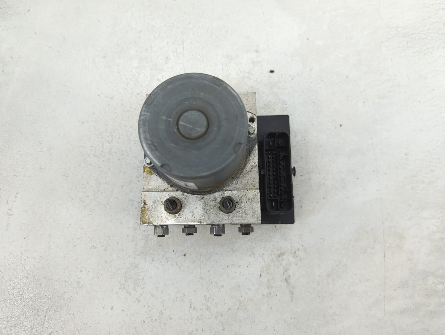 2014-2016 Audi A4 ABS Pump Control Module Replacement P/N:8K0 907 379 CK Fits Fits 2014 2015 2016 OEM Used Auto Parts - Oemu