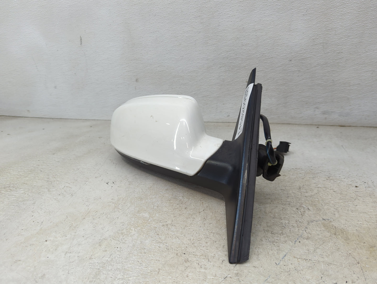 2010-2016 Audi A4 Passenger Side View Mirror - Right Door Mirror OEM Used - Oemusedautoparts1.com