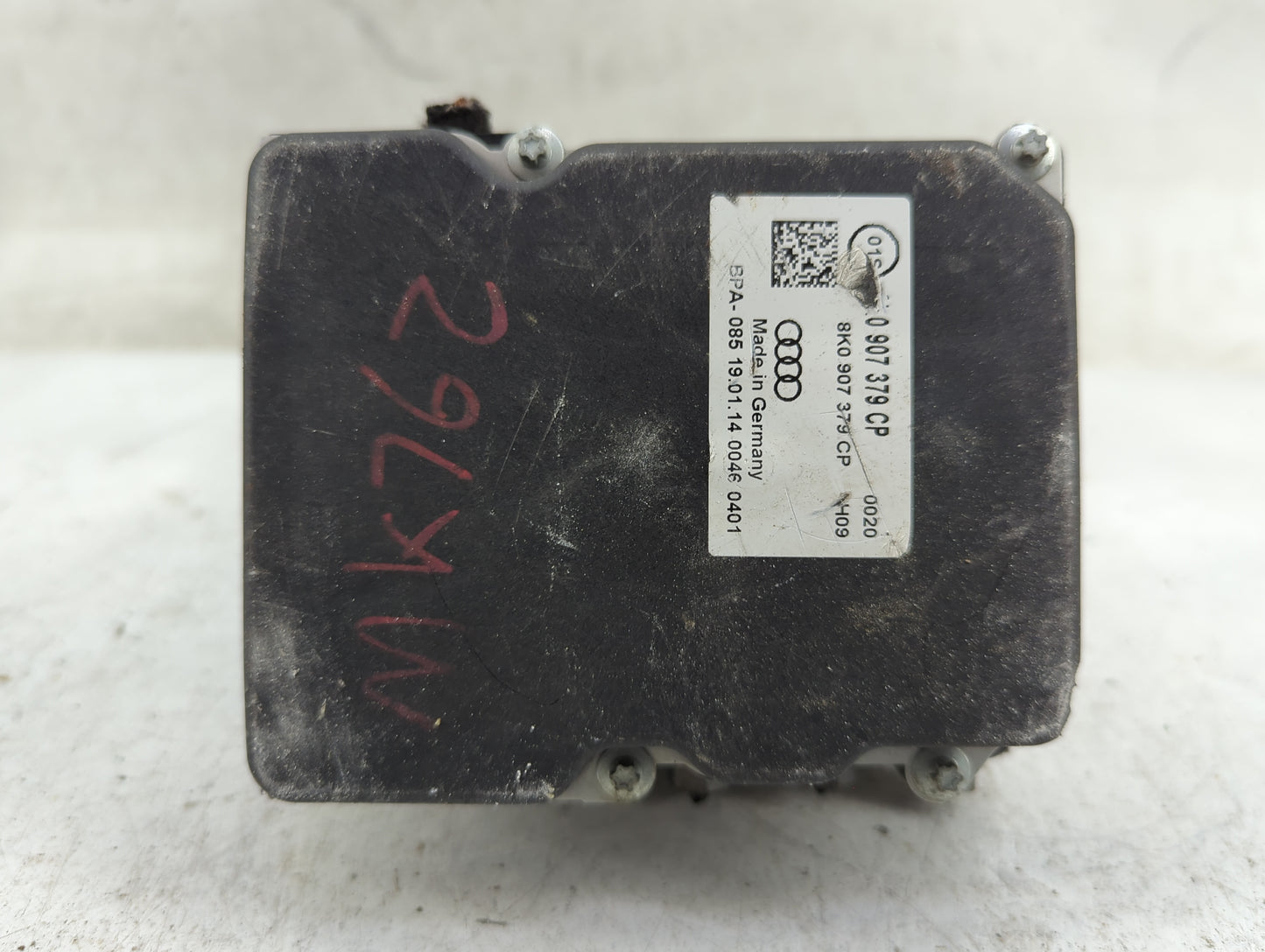 2014-2016 Audi A4 ABS Pump Control Module Replacement P/N:8K0 907 379 CP Fits Fits 2014 2015 2016 2017 OEM Used Auto Parts -