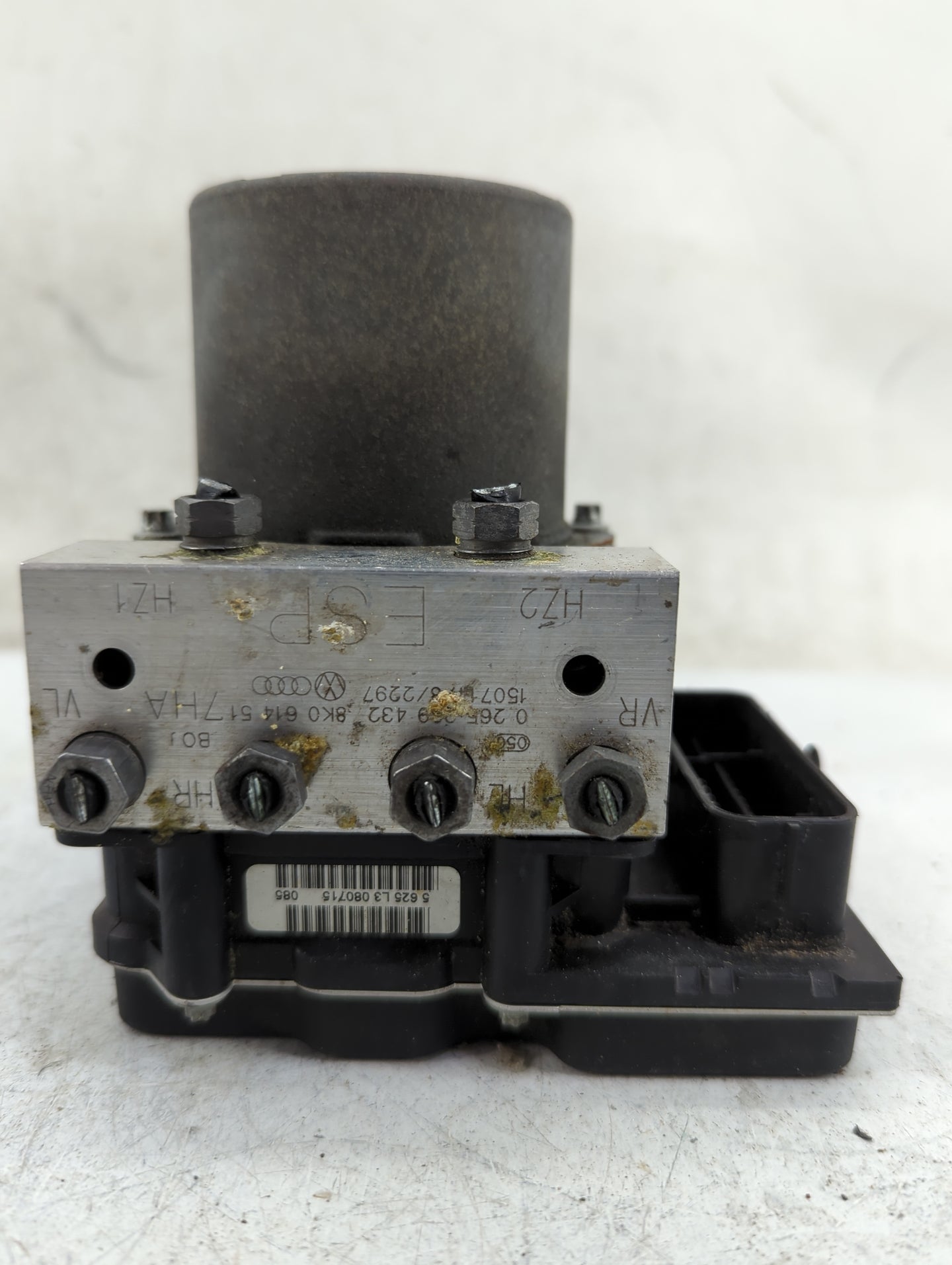 2014-2016 Audi A4 ABS Pump Control Module Replacement P/N:8K0 907 379 CP Fits Fits 2014 2015 2016 2017 OEM Used Auto Parts -