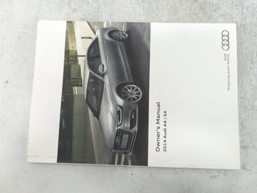 2014 Audi A4 Owners Manual Book Guide P/N:142.561.8K0.23 1425618K023, 121.566.8RA.21, 1215668A21 OEM Used Auto Parts - Oemus