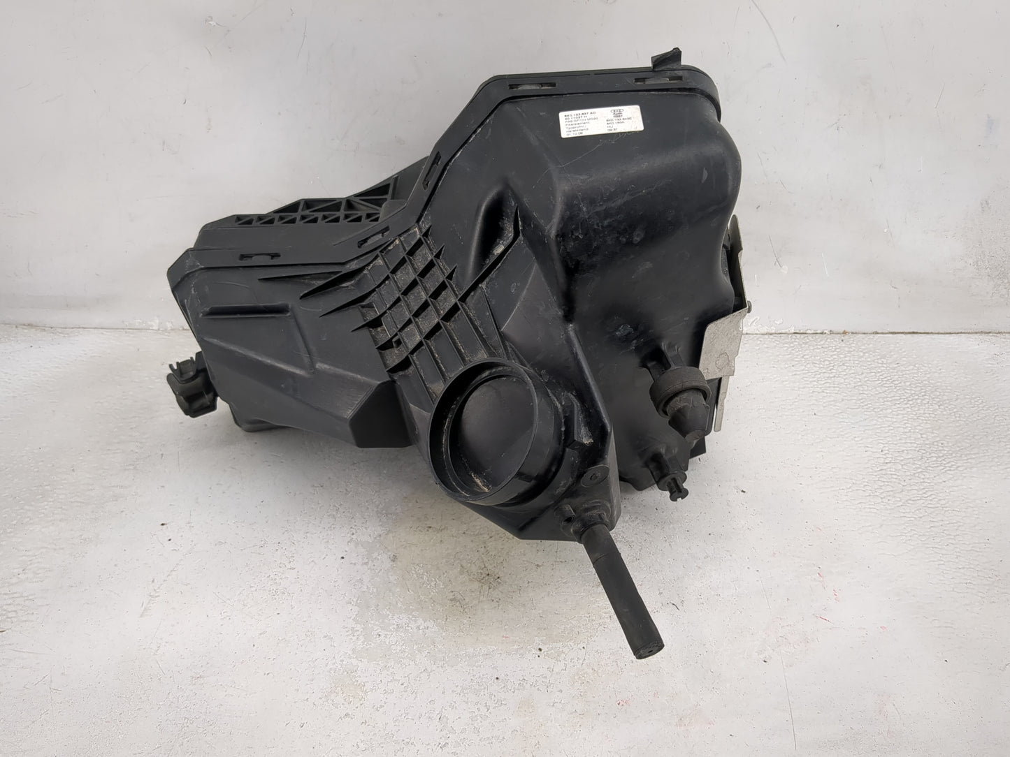 2009-2011 Audi A4 Air Cleaner Intake-duct Hose Tube - Oemusedautoparts1.com