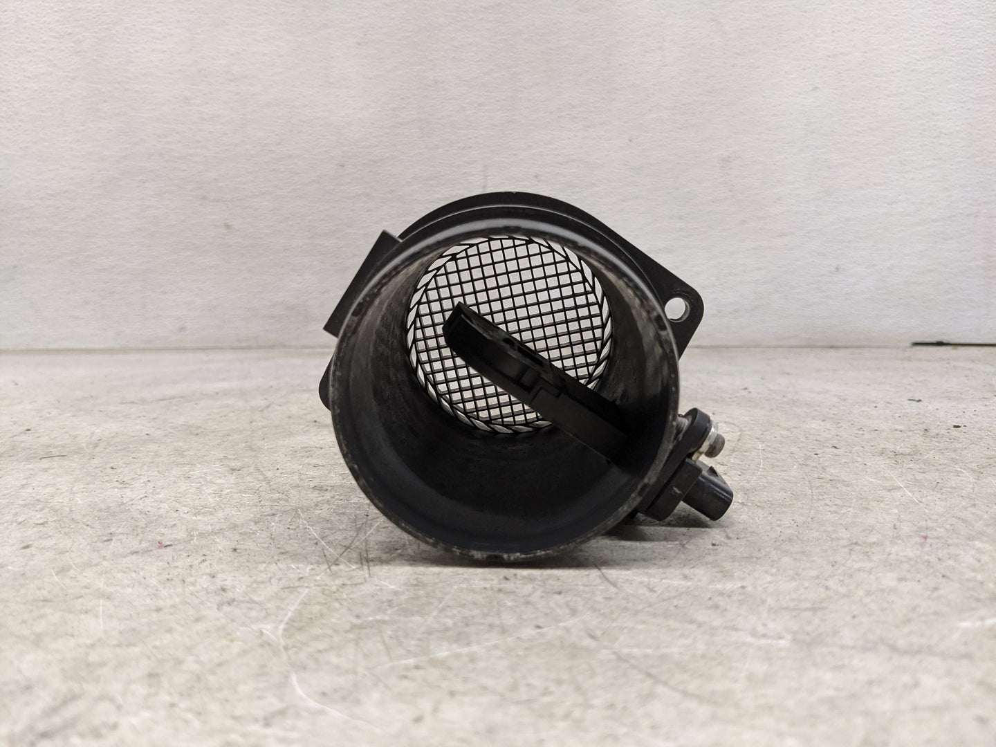 2013-2016 Audi A4 Mass Air Flow Meter Maf 1486130 - Oemusedautoparts1.com